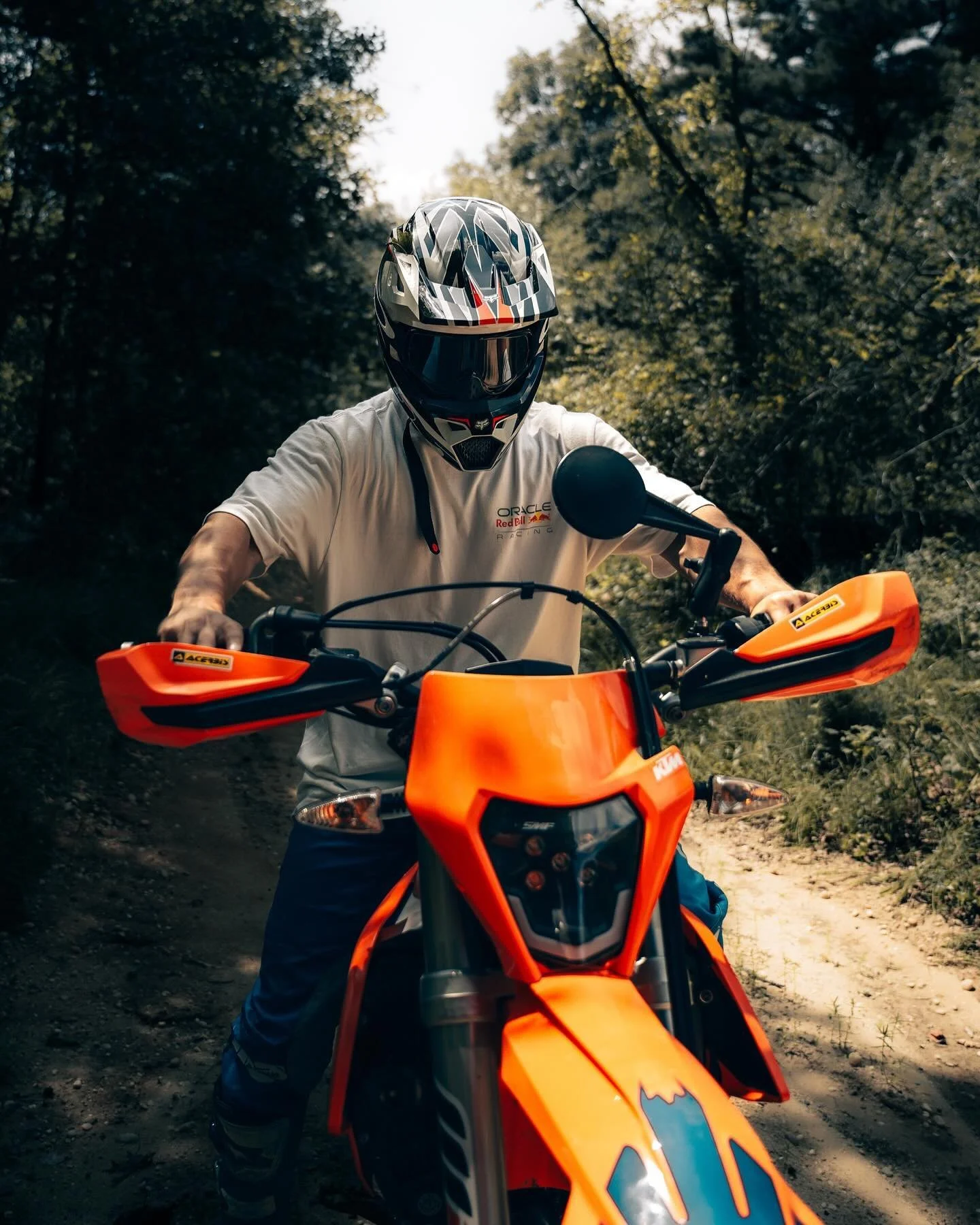 Doin it for the thrill ✴️
&bull;
&bull;
&bull;
&bull;
#nikon #nikonphotography #nikonusa #photography #photographer #longisland #offroading #dirtbike #forest #woods #trees #ktm #oakley #foxracing #alpinestars #ktm350excf #adrenaline #redbull #redbull