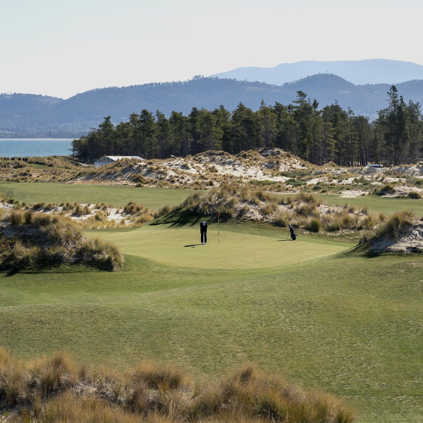 Final checks the @mike_clayton_golf way.

Photos: @lukasmichel
