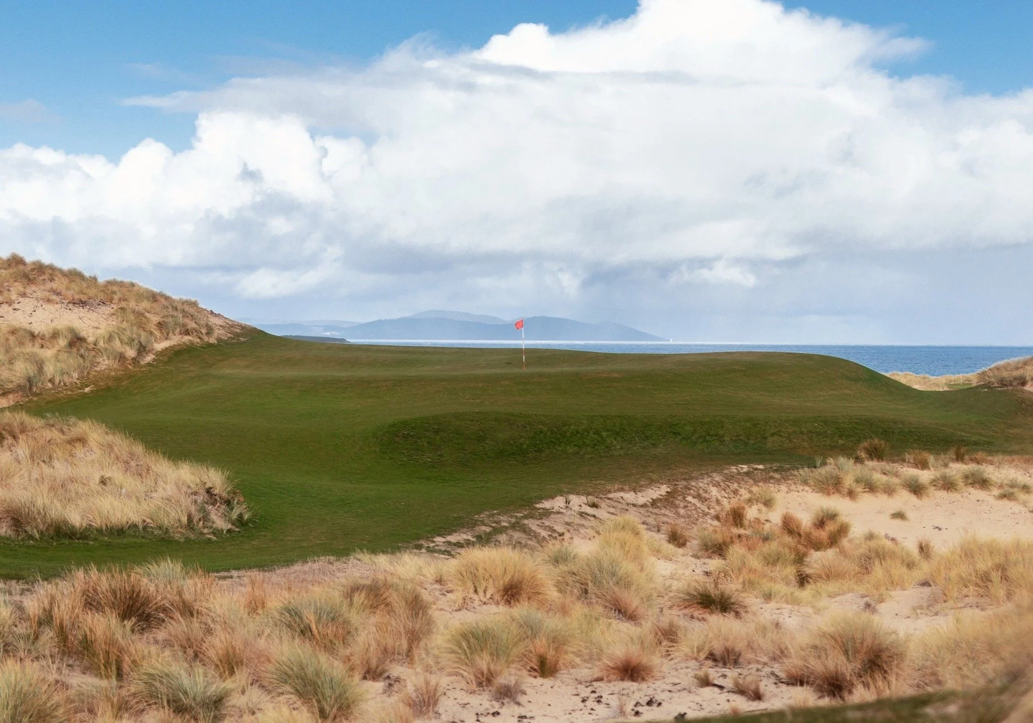 2nd Hole. Nov 2025 vs Nov 2022.

Designed by @mike_clayton_golf &amp; @devries_designs_golf.

Photos: @contours.golf.travel &amp; @lukasmichel.