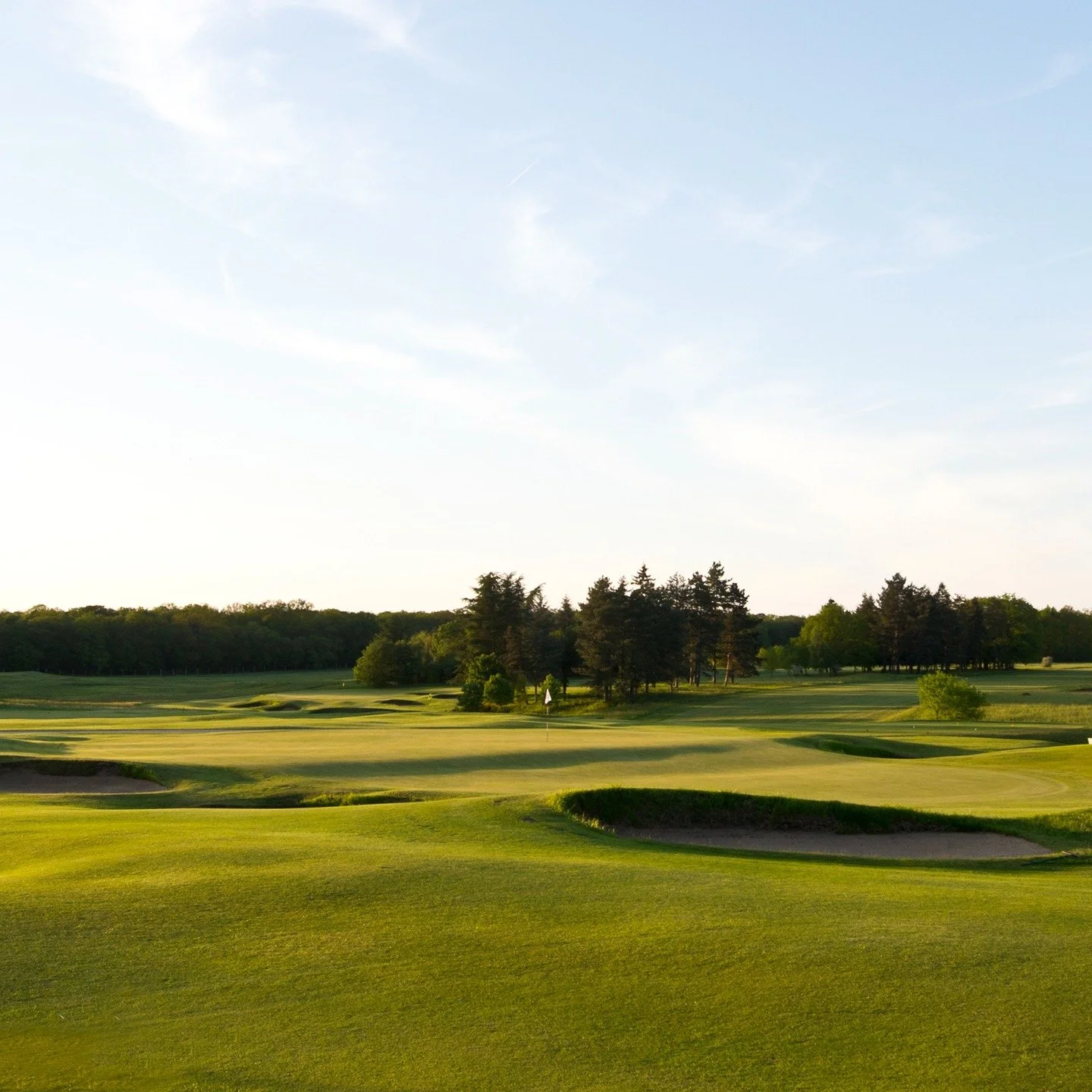 Statement from the Club:

Faced with the increasing demands linked to the evolution and modernization of the game of golf, the Chantilly Golf Committee announces that it has decided to reaffirm its heritage by refocusing on its historic course, the p