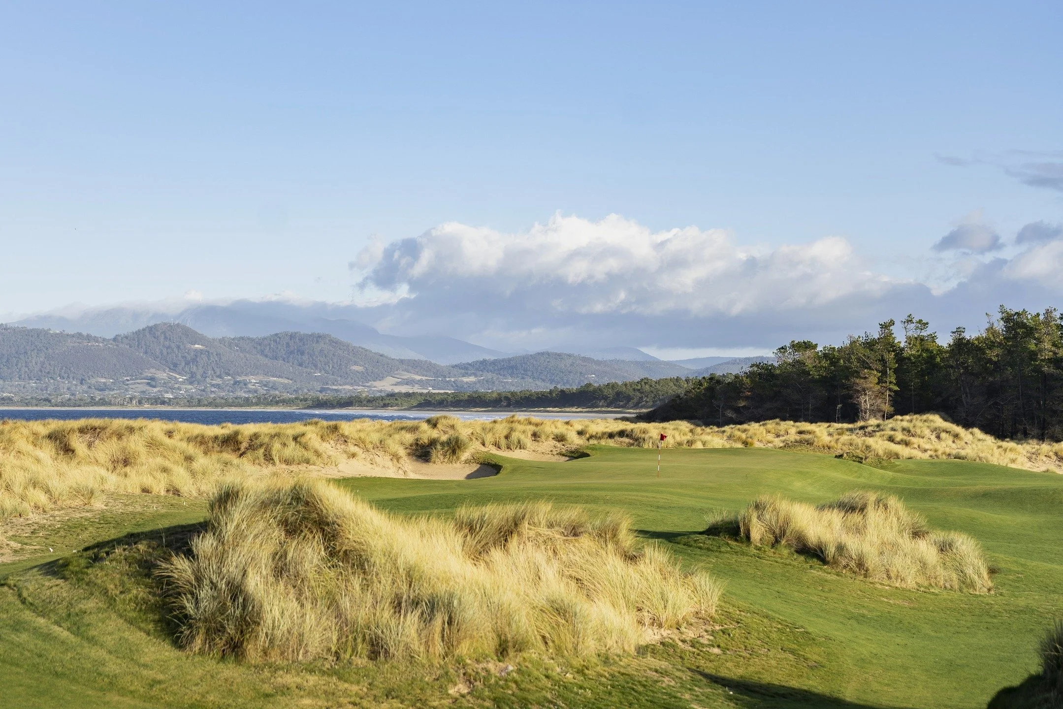 17th Hole

Photo: @lukasmichel