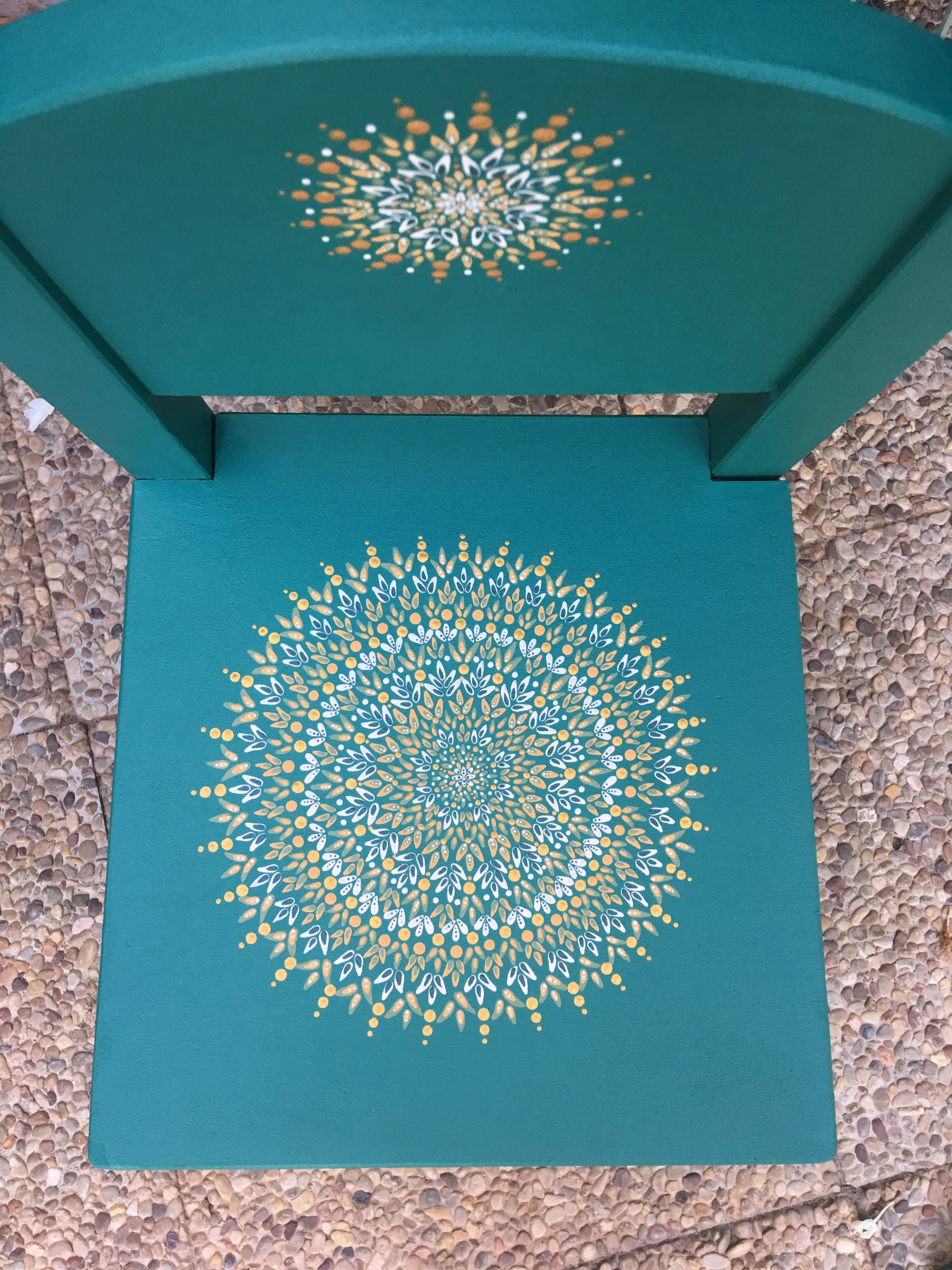 Upcycling project turquoise chair...