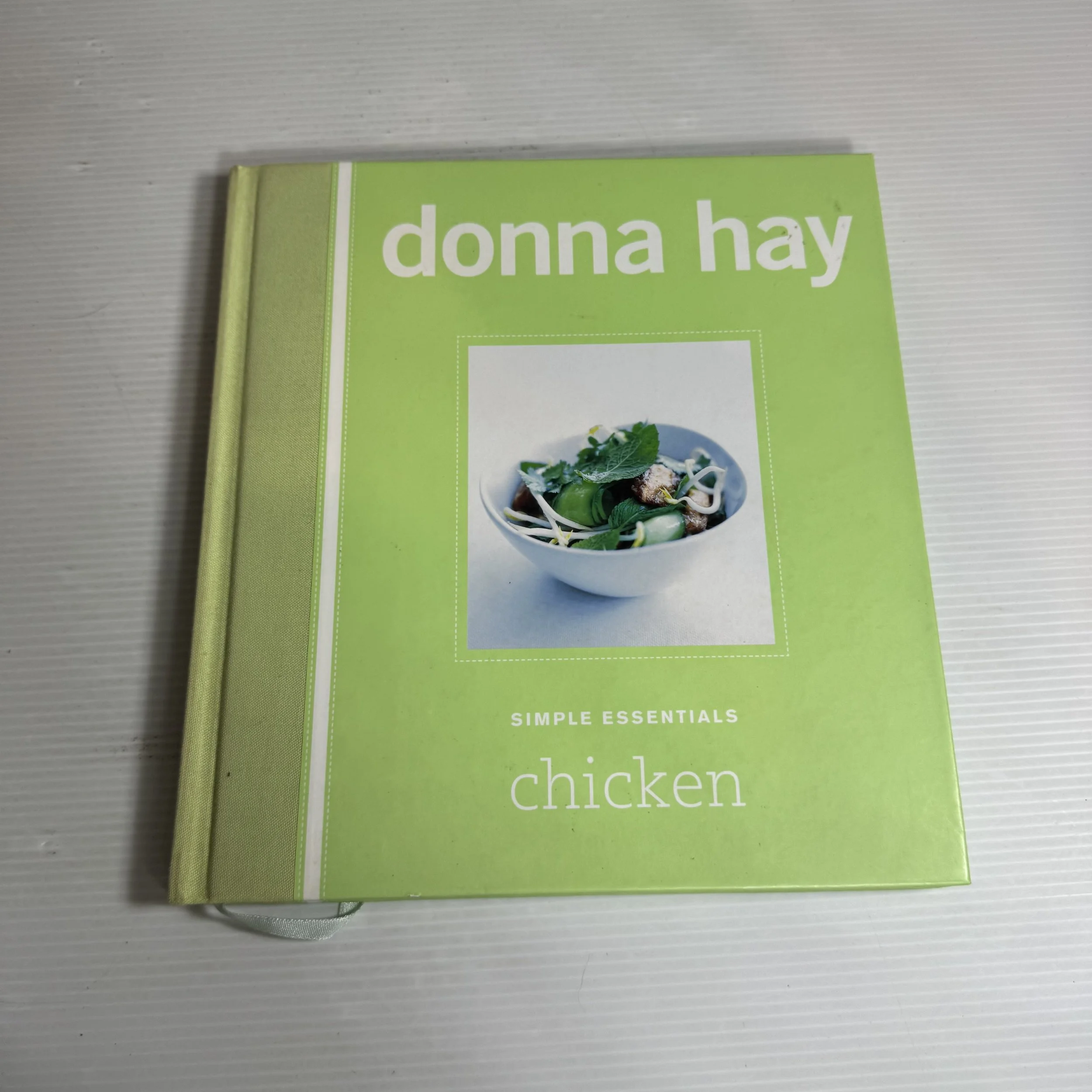 Chicken : Simple Essentials - Donna Hay