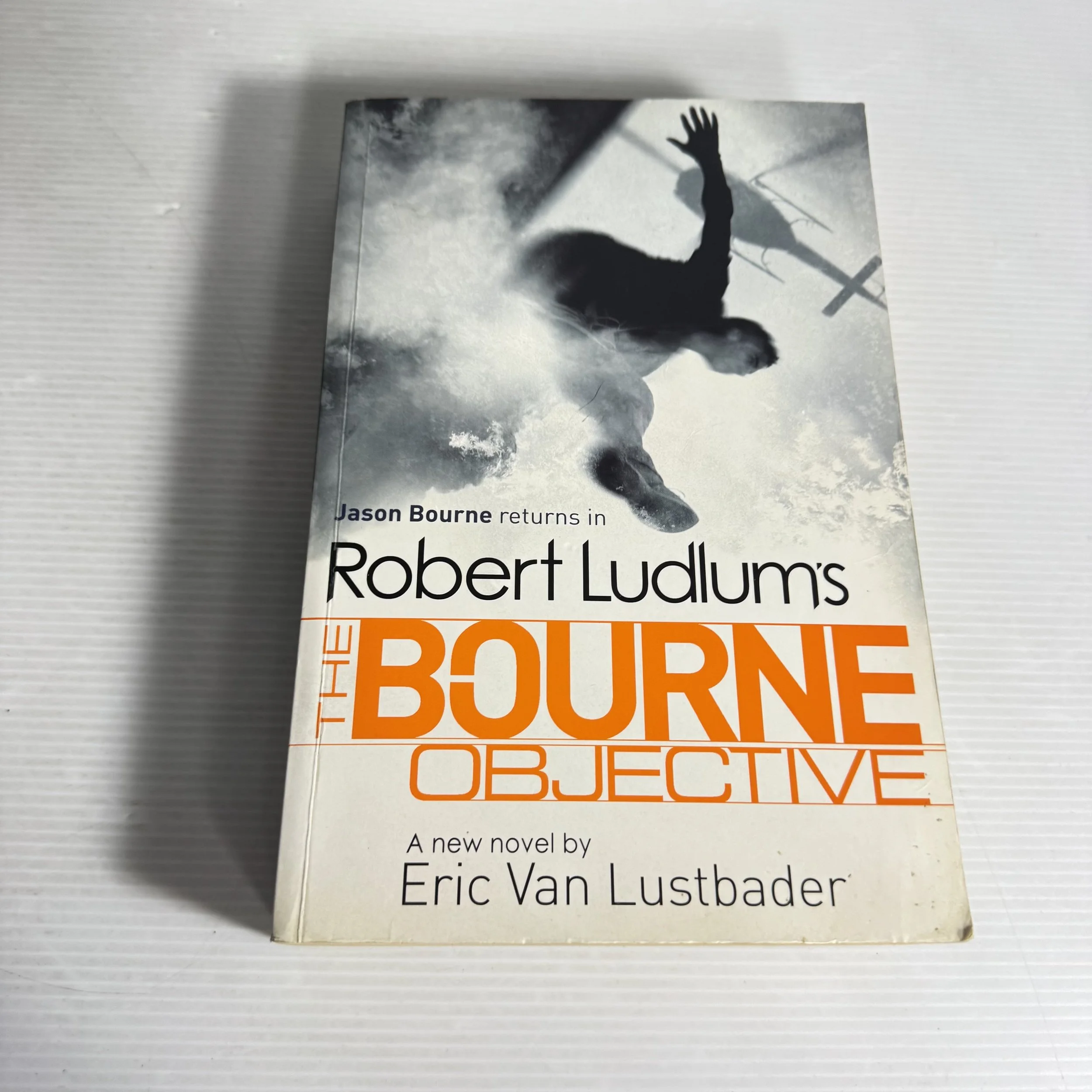 The Bourne Objective - Eric Van Lustader