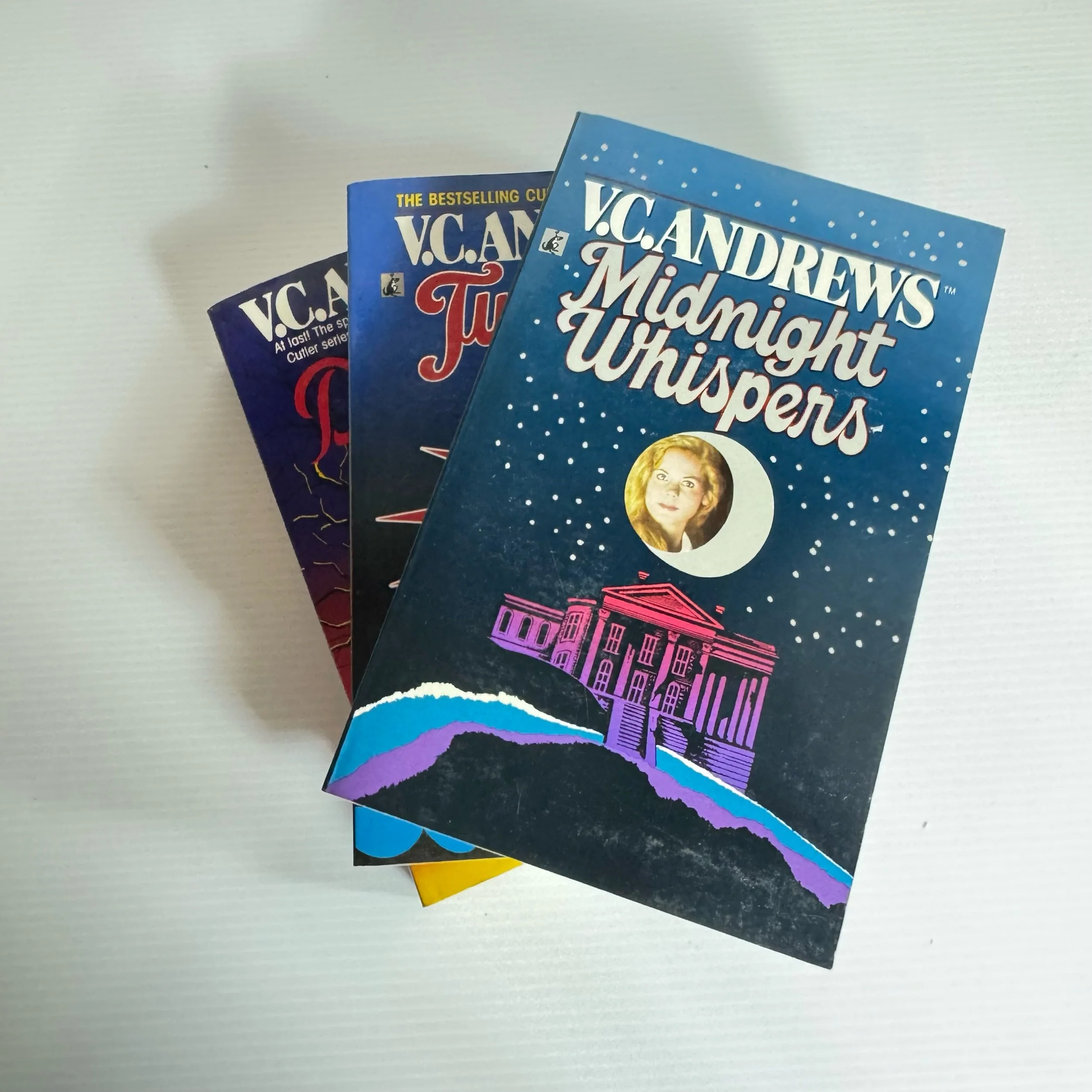 V.C. Andrews Book Bundle x 3 Books : Midnight Whispers, Twilights Child and Darkest Hour (579)