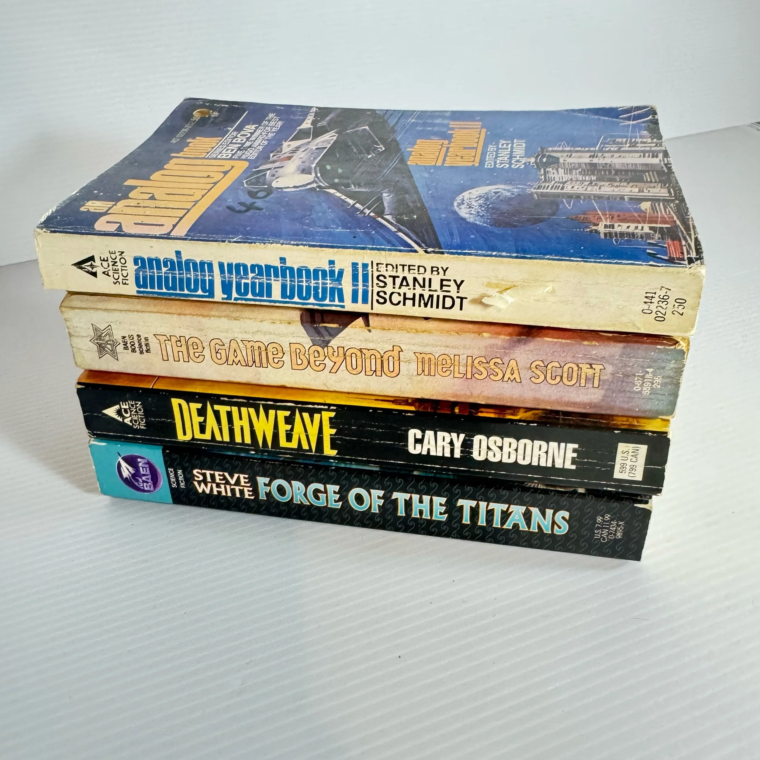 Science Fiction Vintage Book Bundle x 4 Books Various Authors (2044)