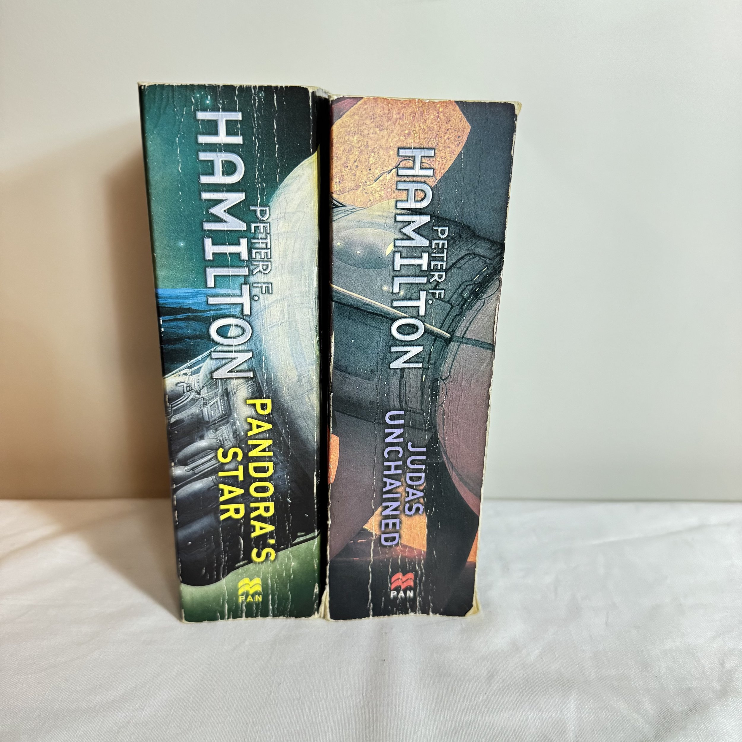 Science Fiction Book Bundle x 2 - Peter F Hamilton - Pandora's Star & Judas Unchained