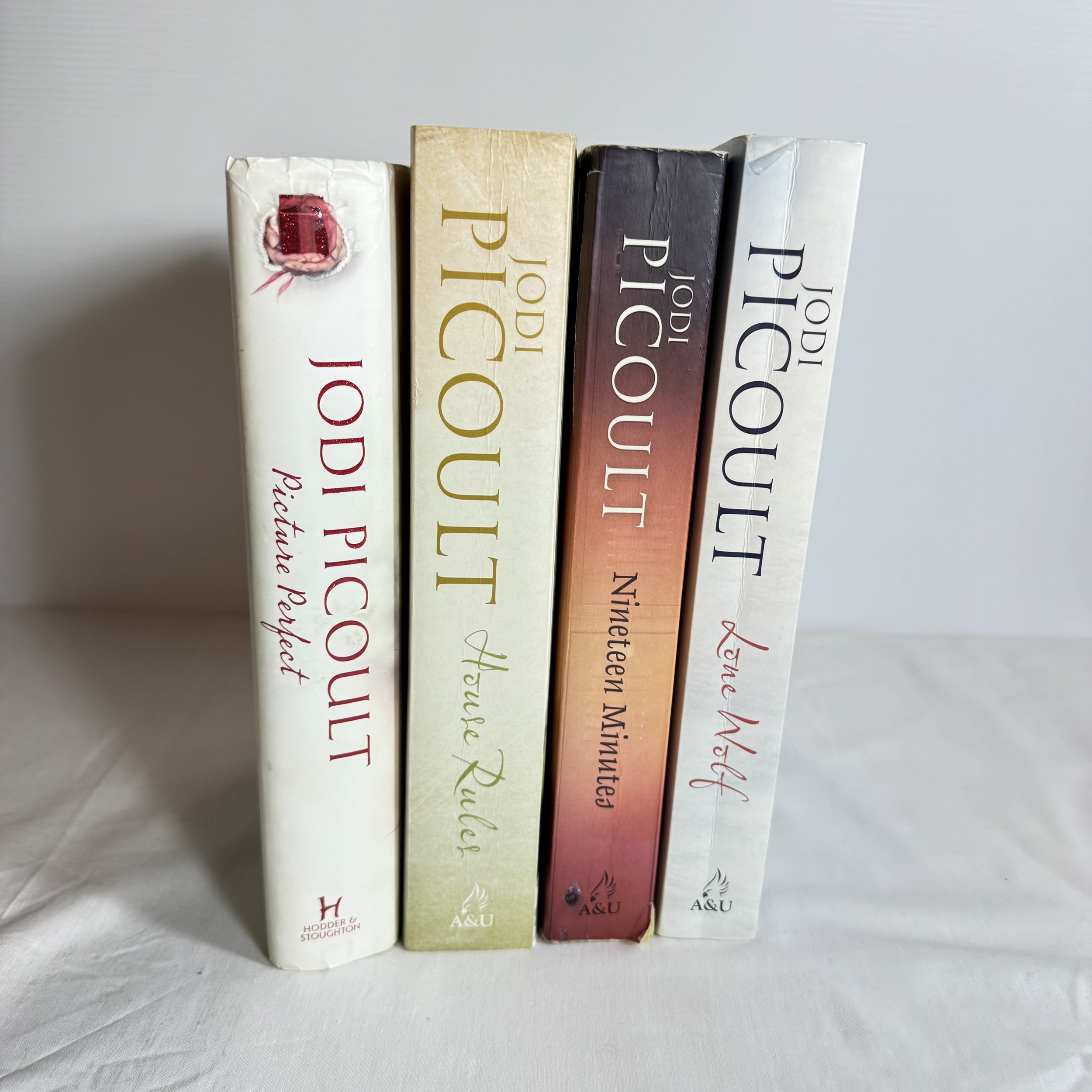 Jodi Picoult Book Bundle x 4 Nineteen Minutes, Lone Wolf, House Rules & Perfect Picture