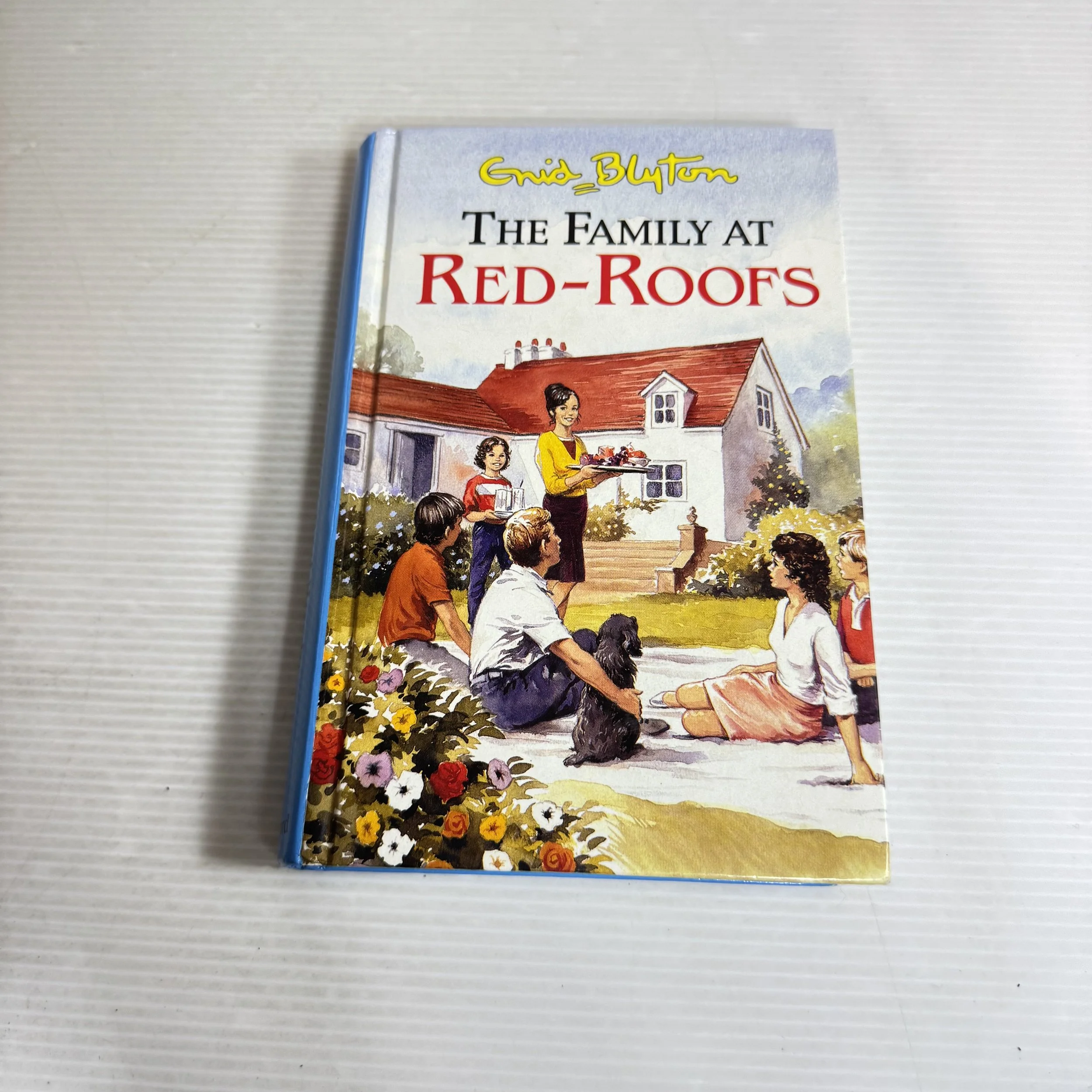 The Family At Red-Roofs - Enid Blyton