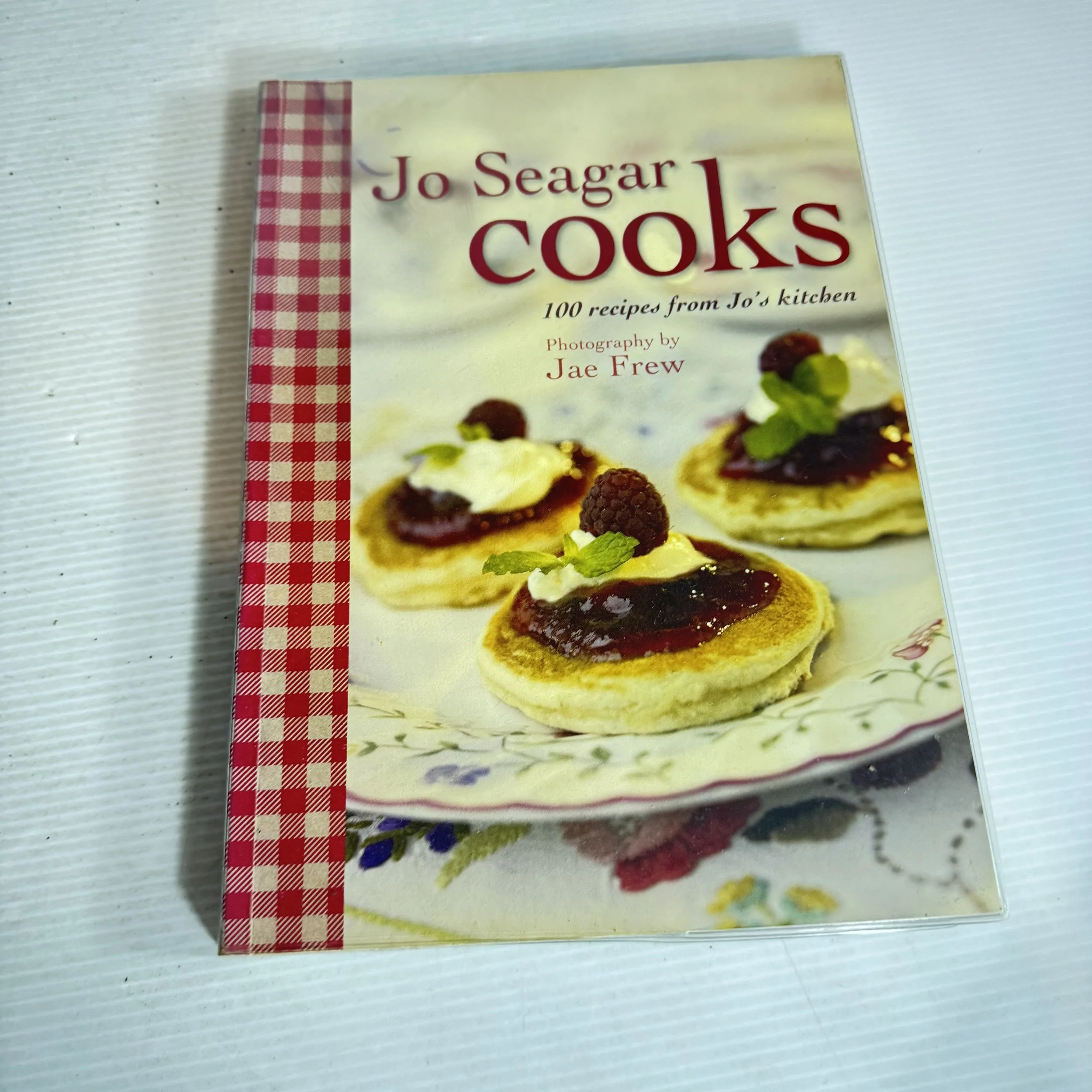 Jo Seagar Cooks - 100 Recipes From Jo's Kitchen