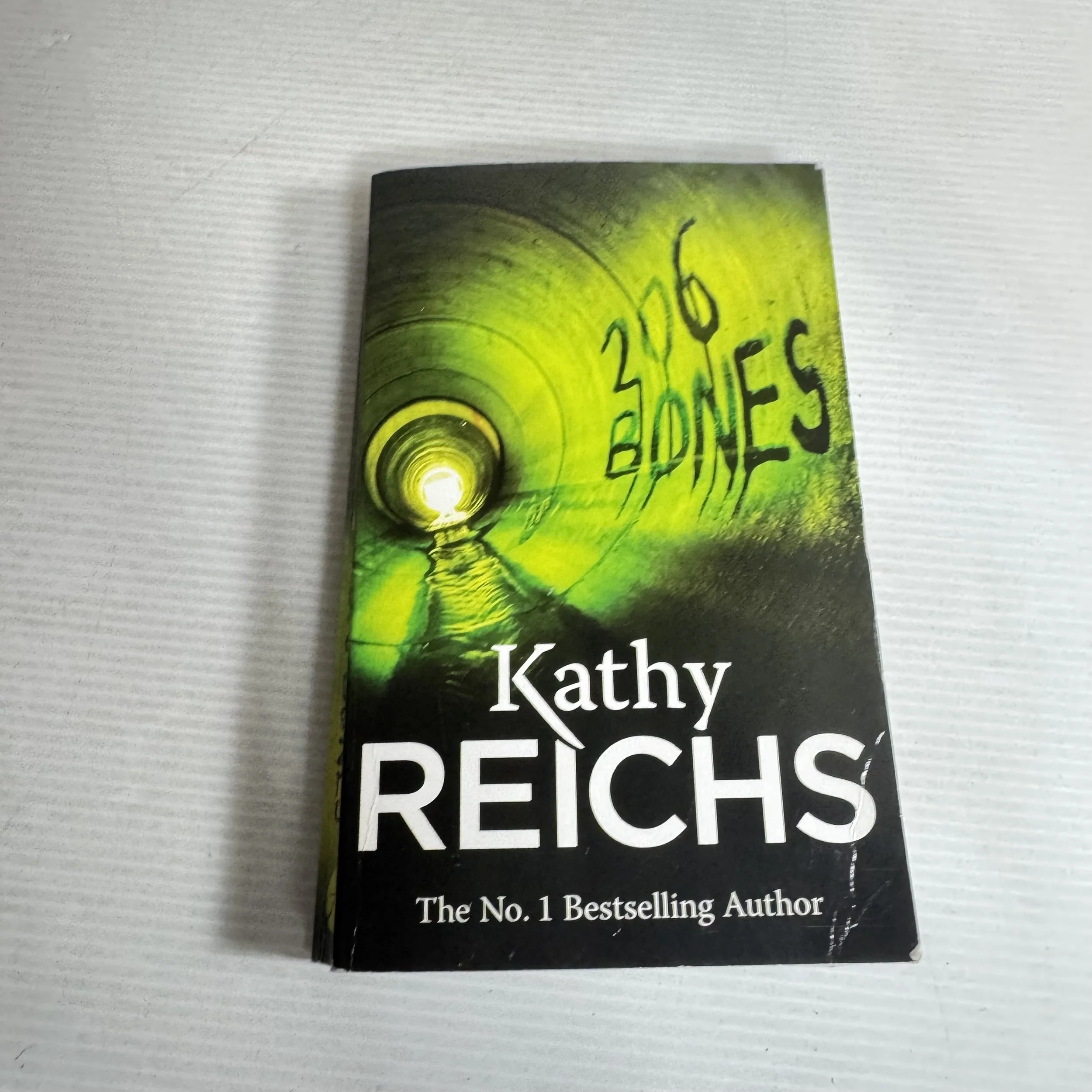 206 Bones - Kathy Reichs