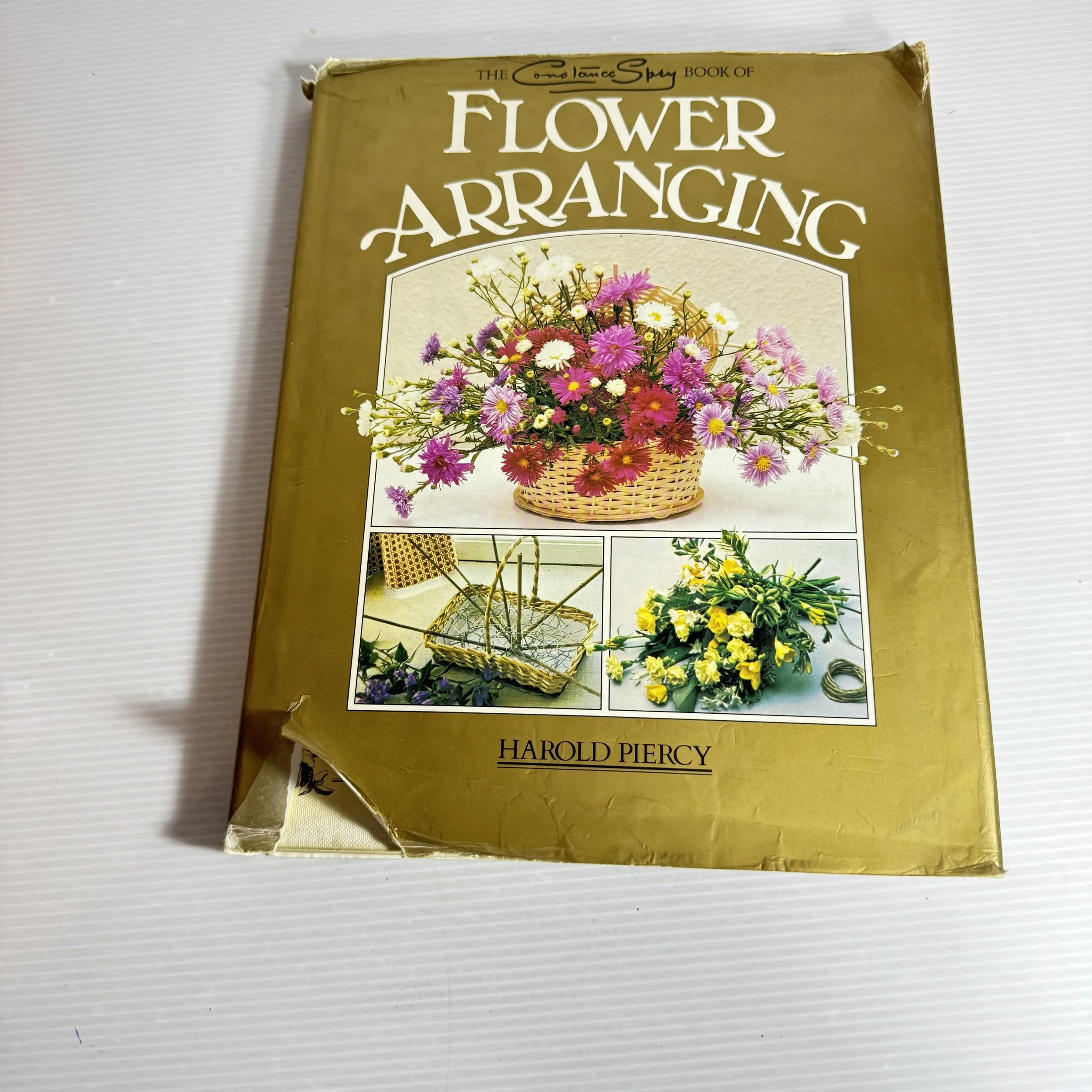 Flower Arranging - Harold Piercy (Vintage 1979)