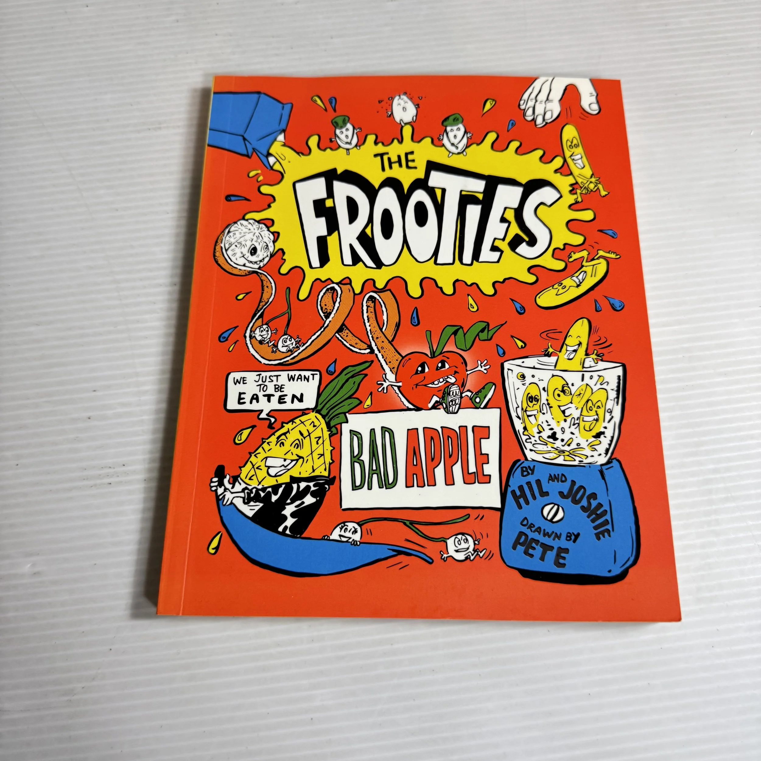 The Footies: Bad Apple - Hil & Joshie