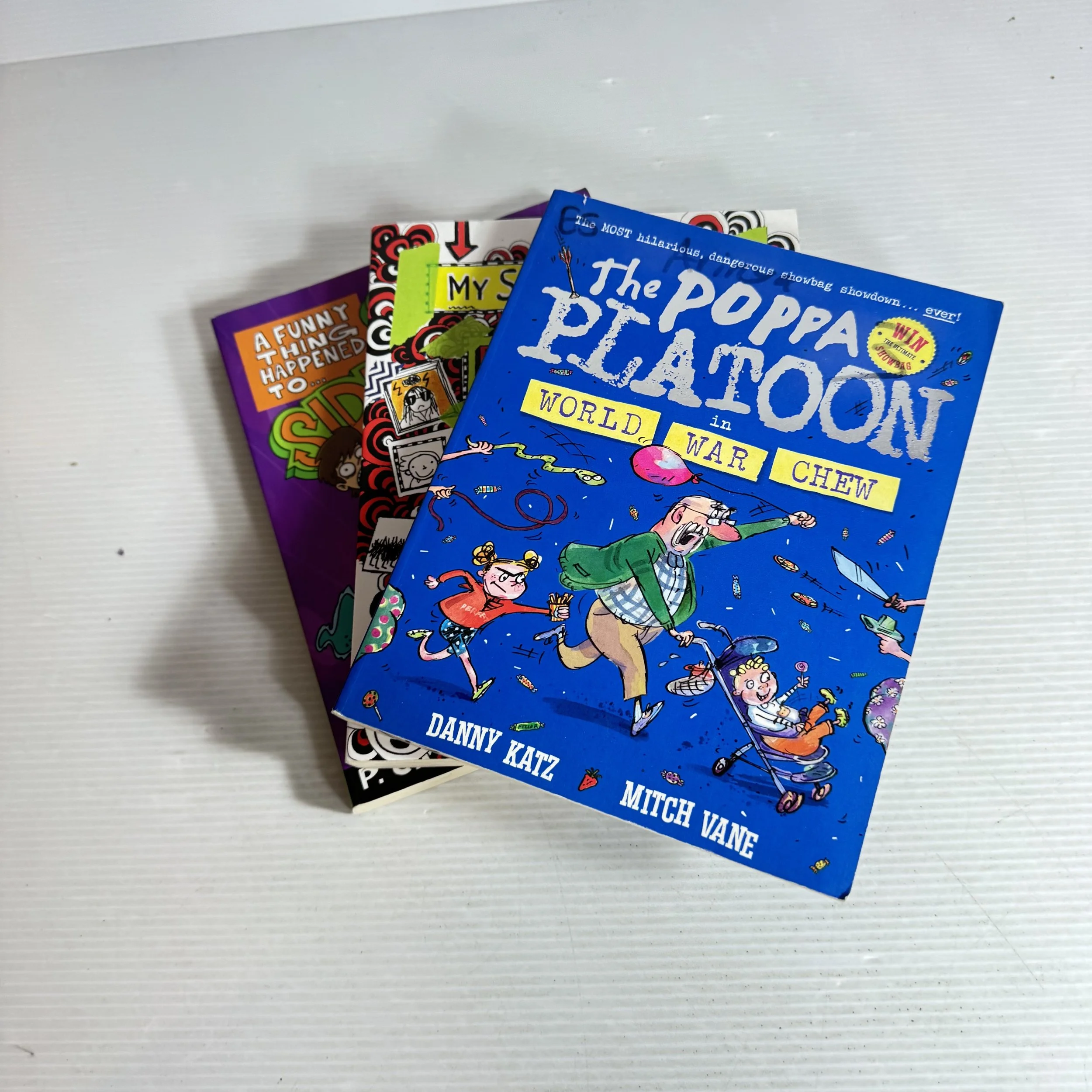 Humour Children's Chapter Book Bundle x 3  Books - My School Project, A Funny Thing Happened to... & The Poppa Platoon (506)