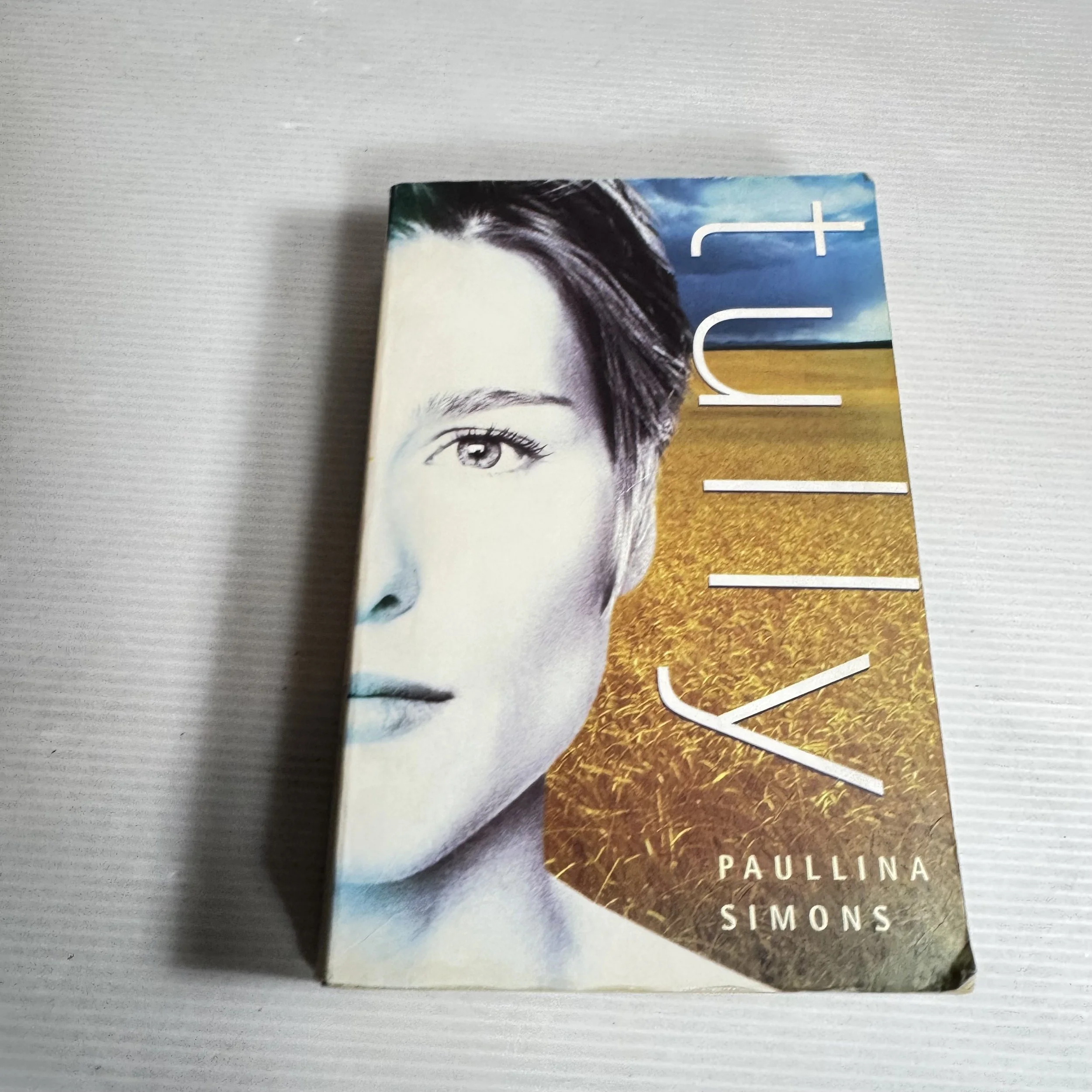 Tully - Paullina Simons