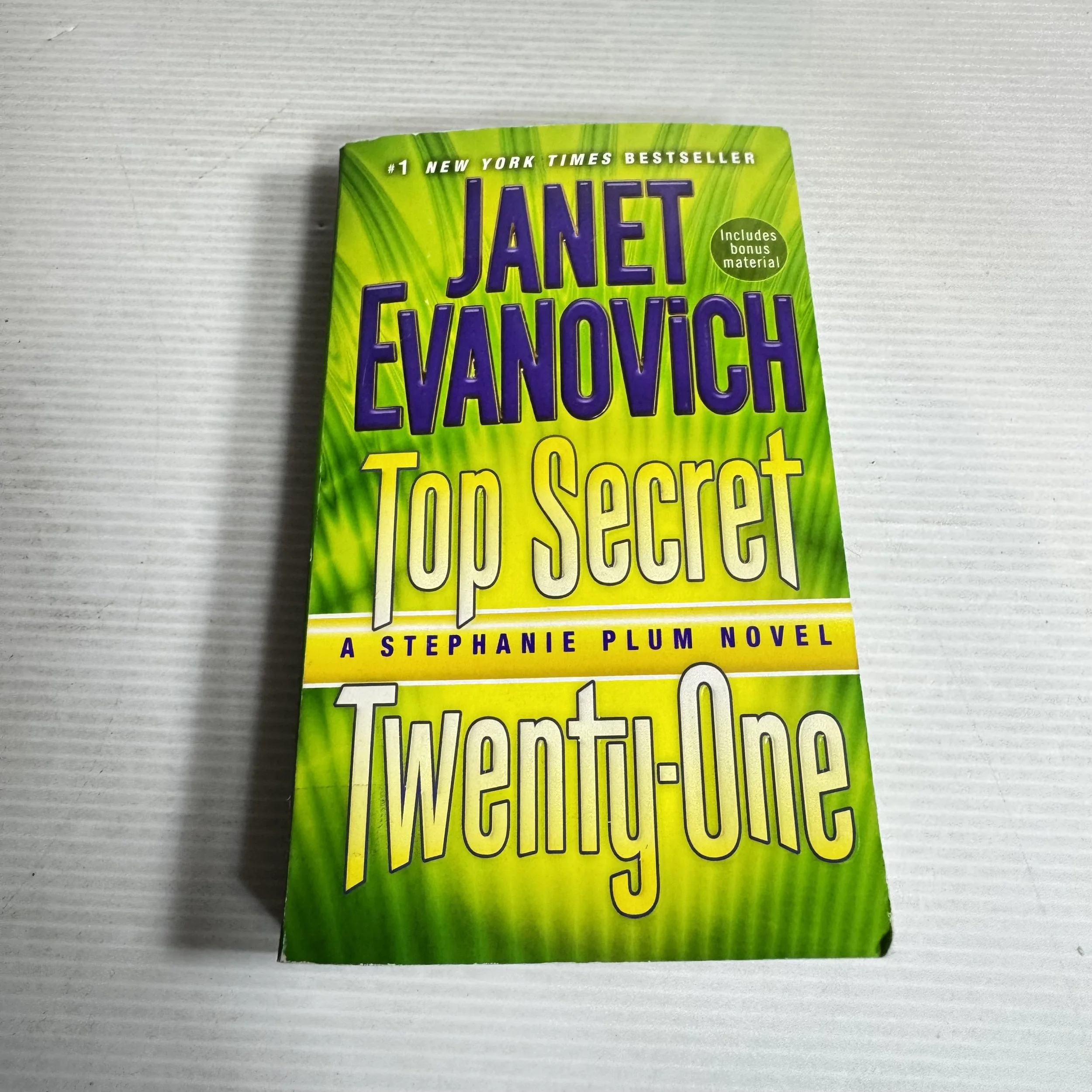 Top Secret Twenty-One : A Stephanie Plum Novel - Janet Evanovich