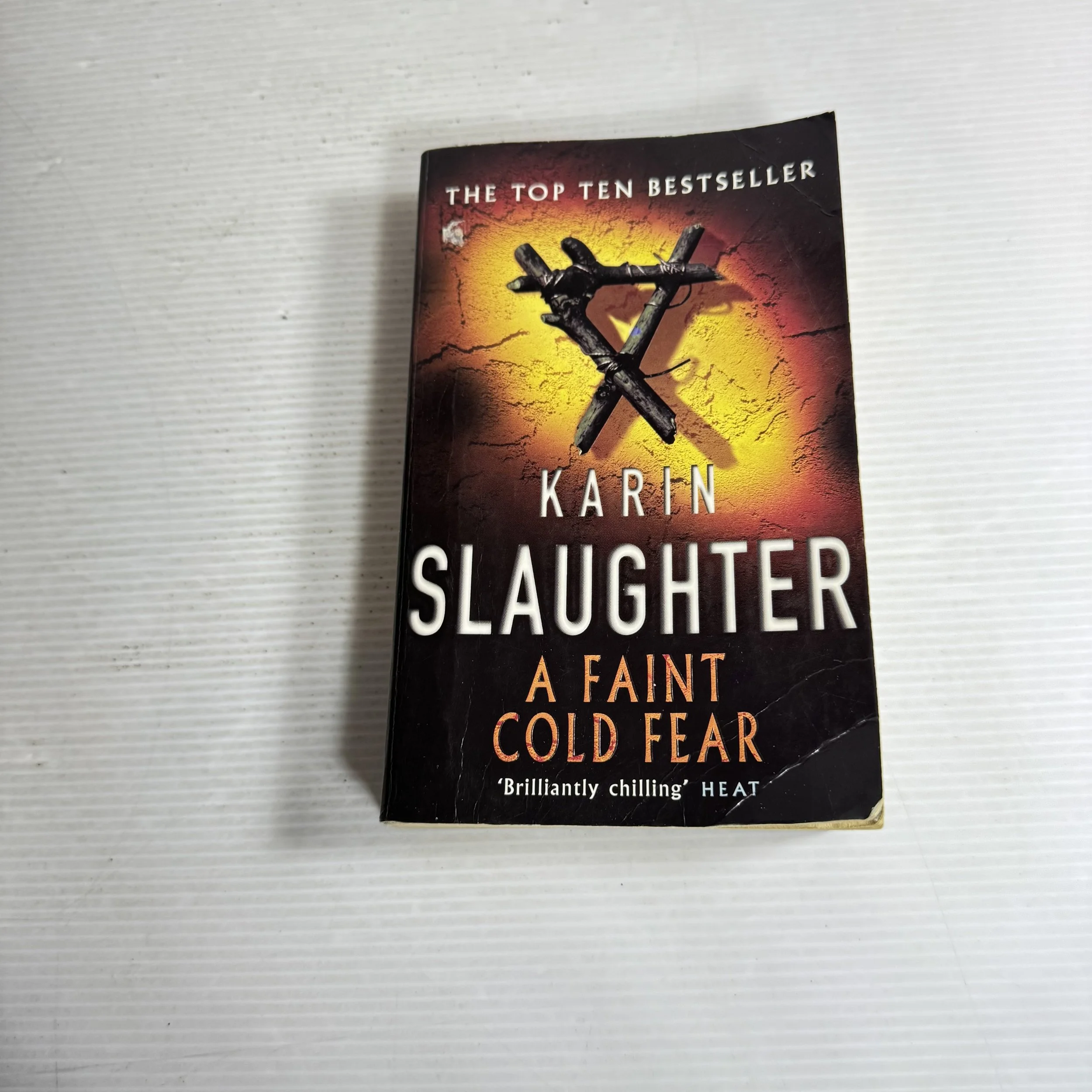 A Faint Gold Fear - Karin Slaughter
