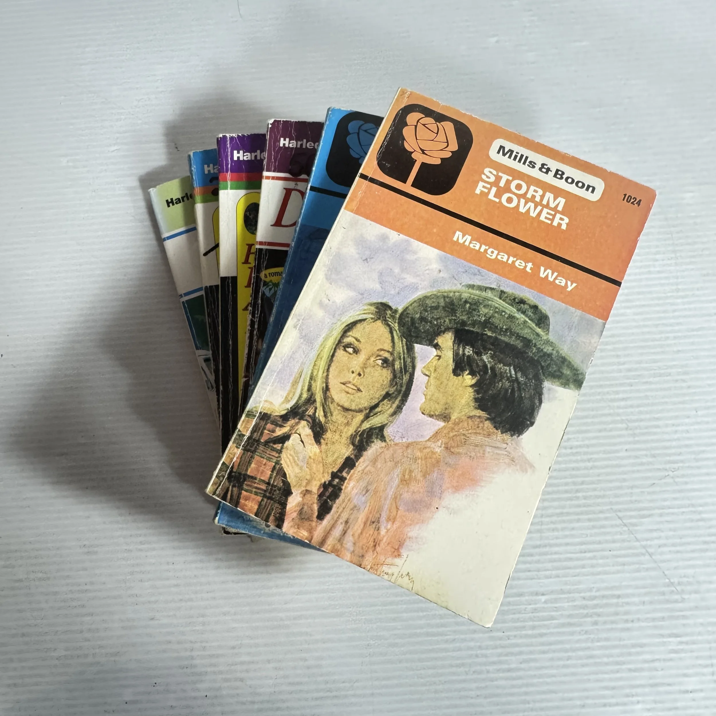 Mills And Boon Book Bundle x 6 Mixed Theme