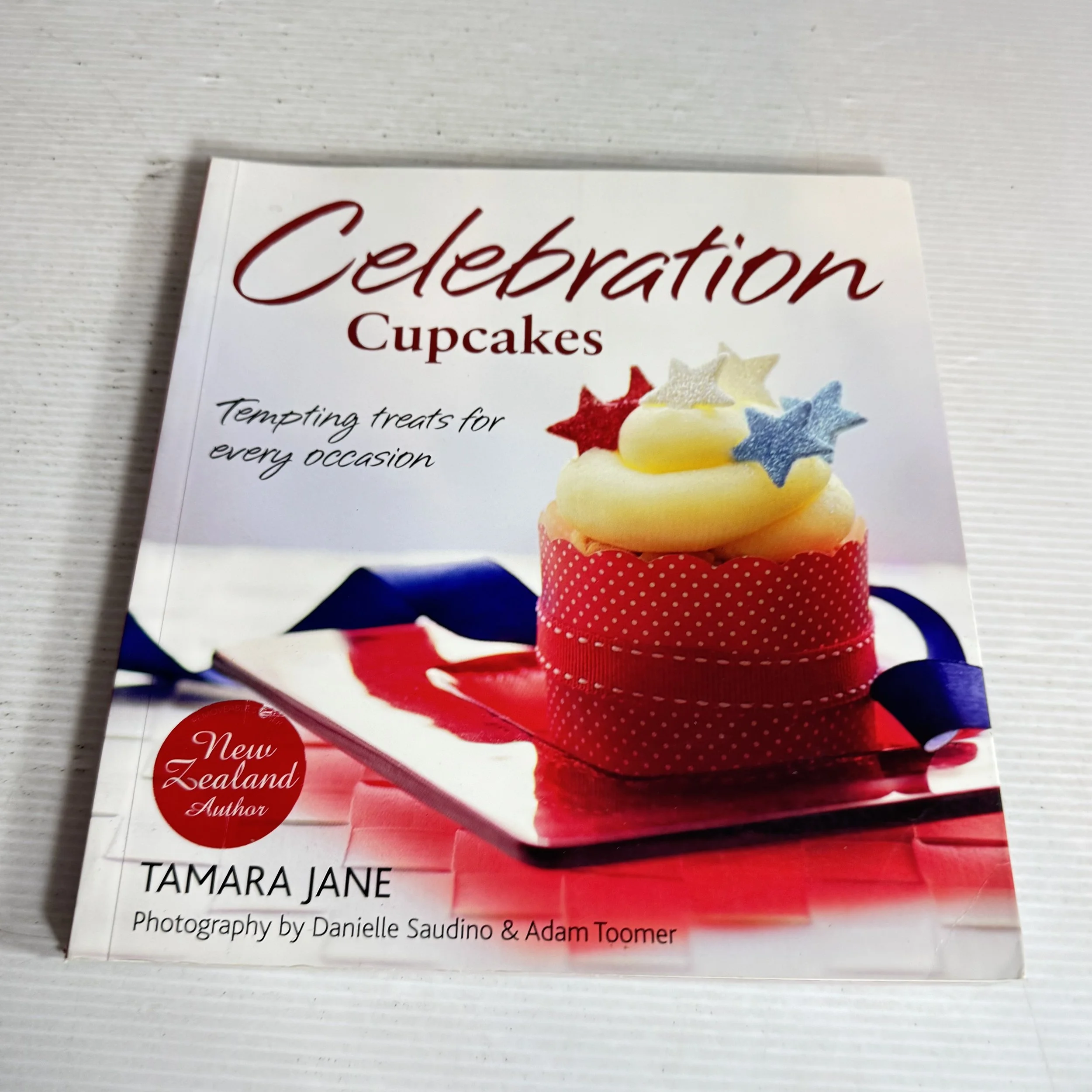 Celebration Cupcakes : Tempting Treats for Every Occasion - Tamara Jane