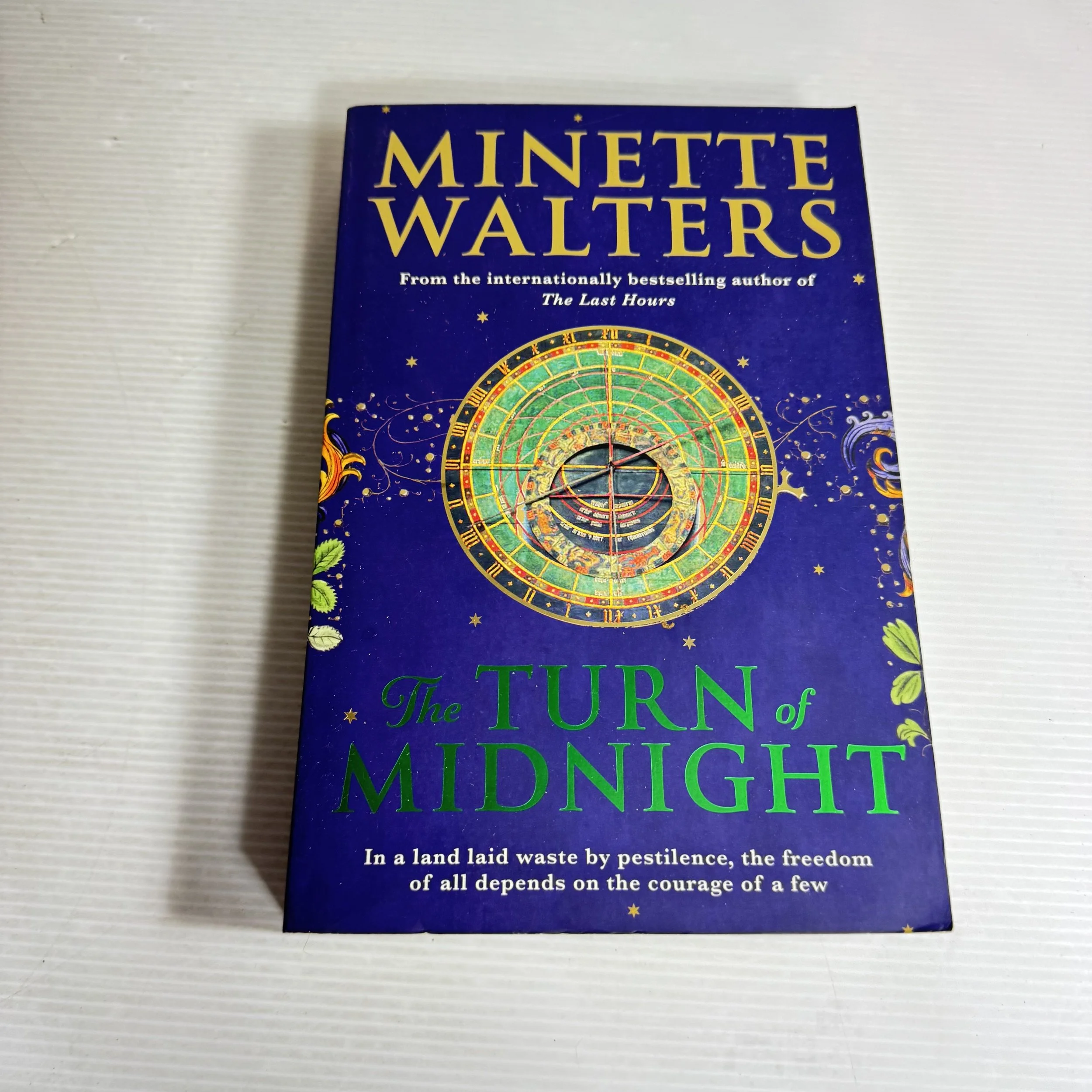 The Turn Of Midnight - Minette Walters