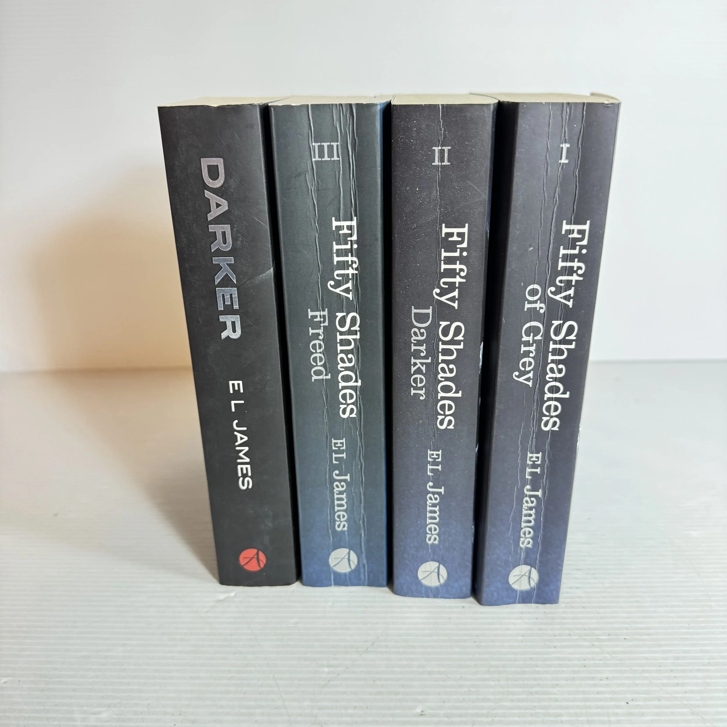 Fifty Shades Of Grey Book Bundle x4 (208) Grey/Darker/Freed/Darker