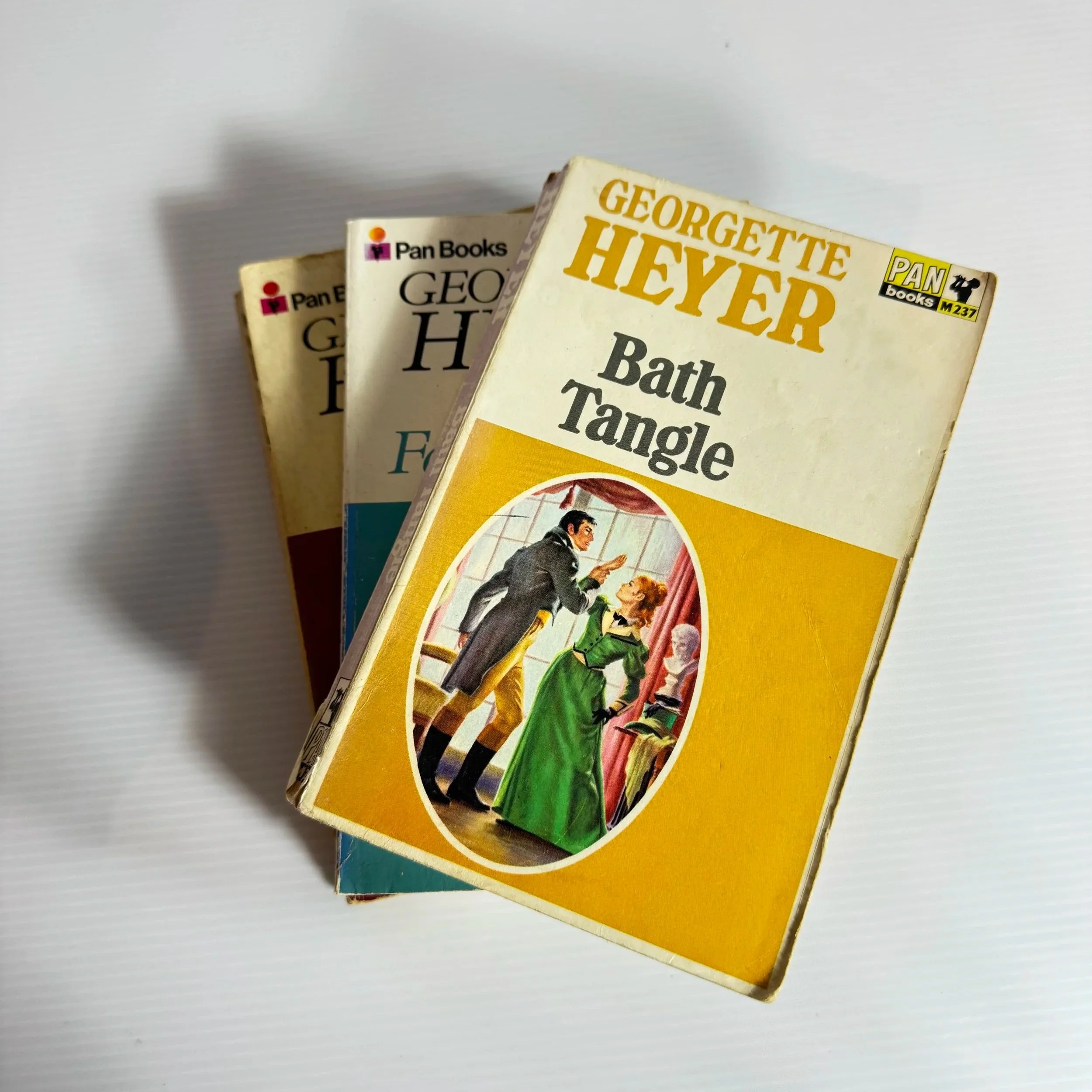 Georgette Heyer Book Bundle x 3 Books : Cousin Kate, Faro's Daughter, Bath Tangle (Vintage 1960's) (322)