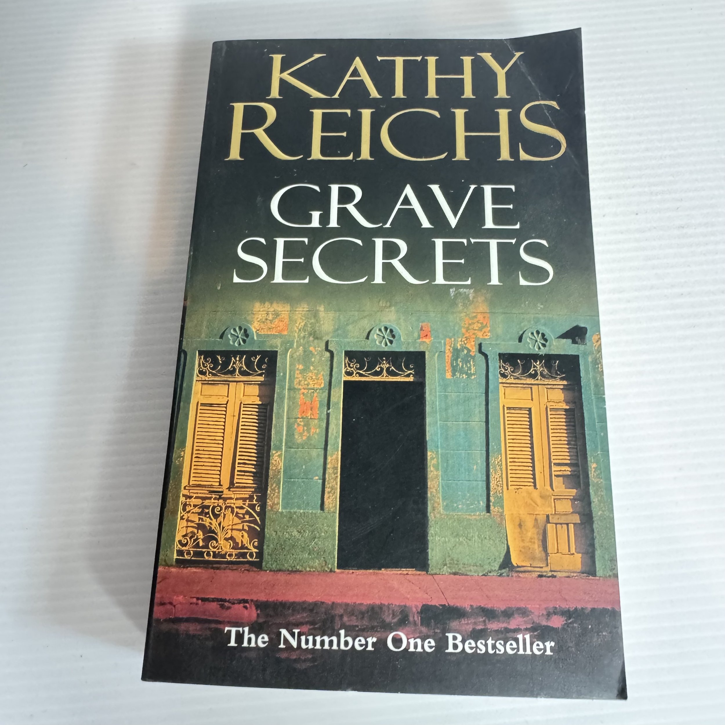 Grave Secrets - Kathy Reichs