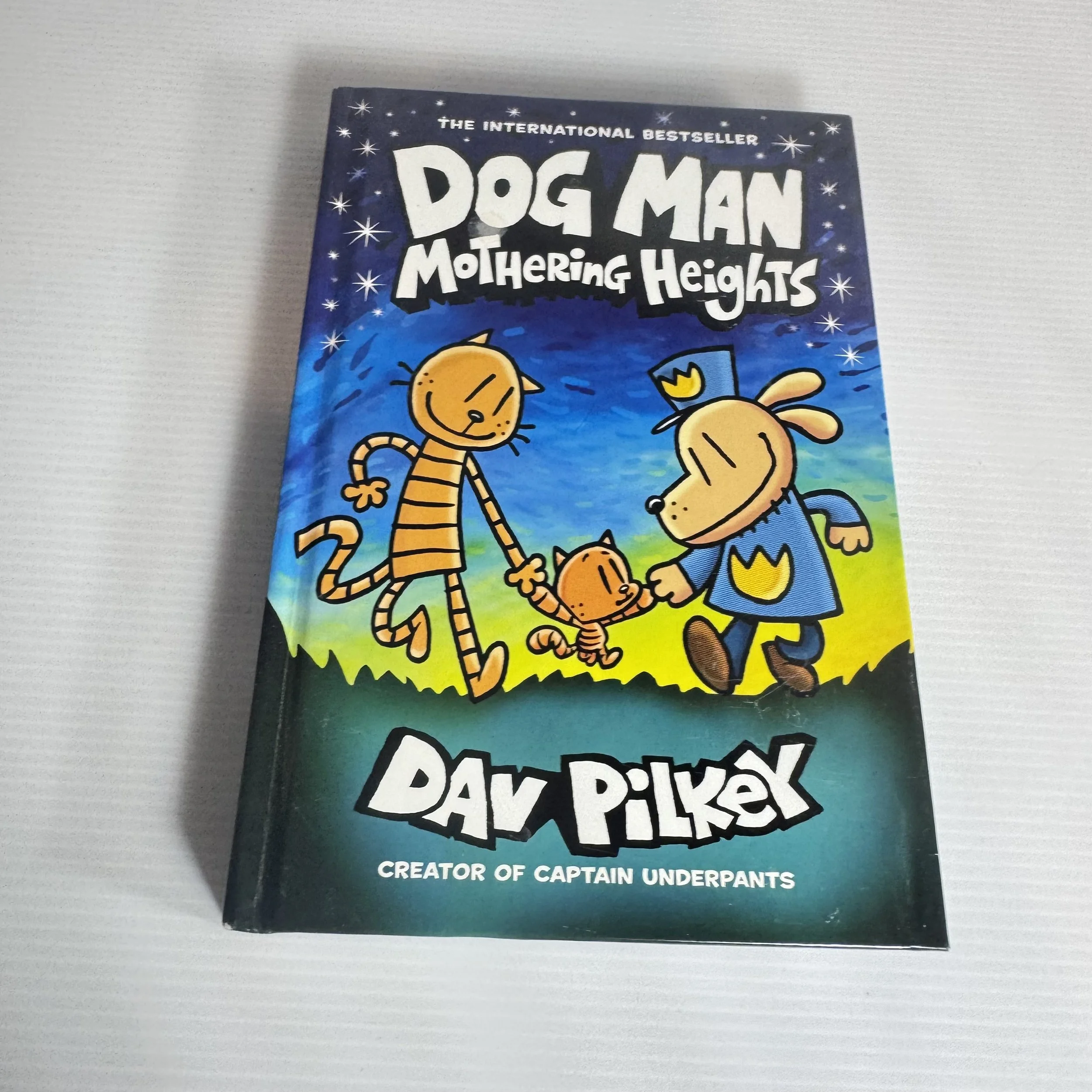 Dog Man Mothering Heights : Graphic Novel - Dav Pilkey