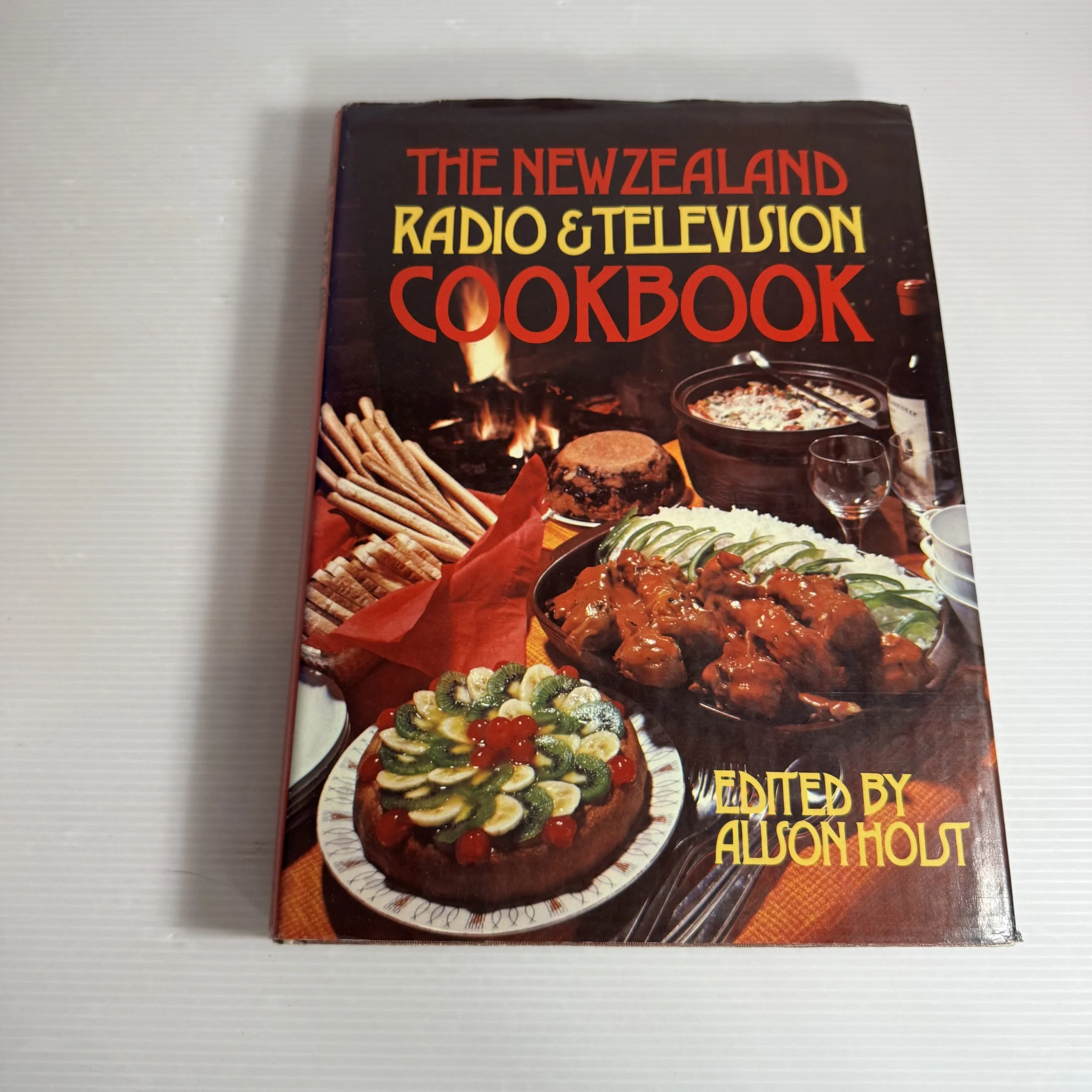 The New Zealand Radio & Television Cookbook - Edited by Alison Holst (Vintage 1974)