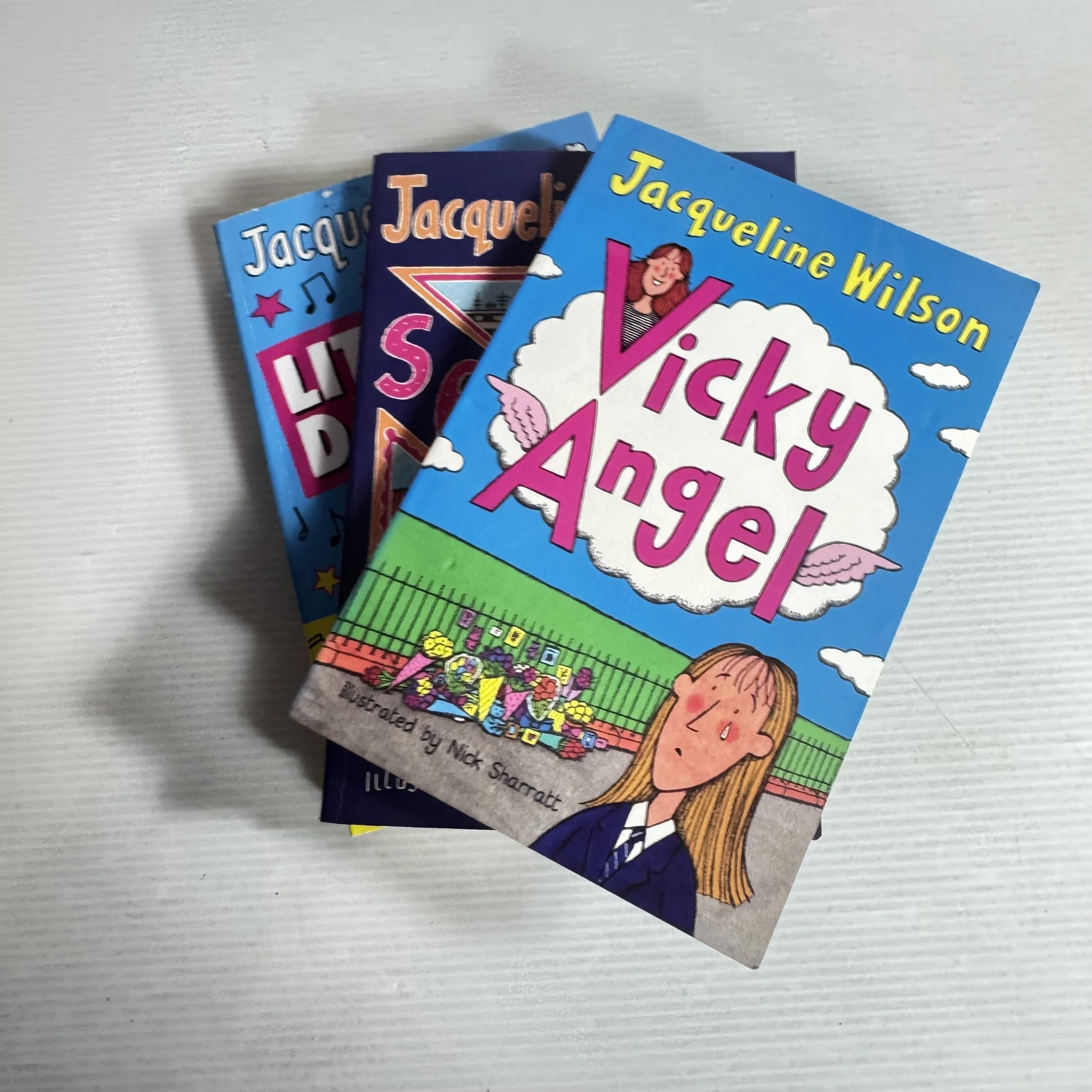 Jacqueline Wilson Book Bundle x 3 Vicky Angel, Secrets, & Little Darlings (330)