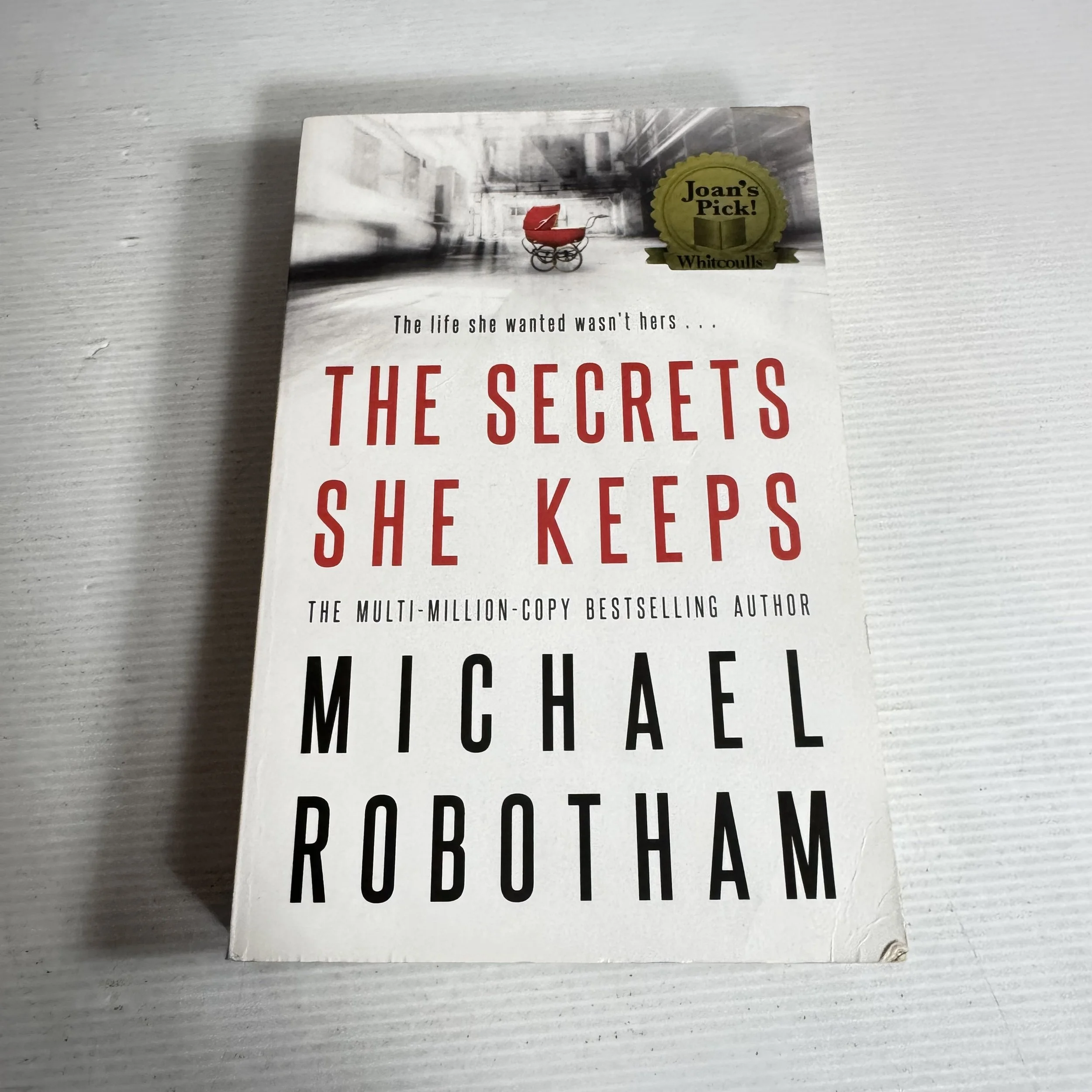 The Secrets She Keeps - Michael Robotham