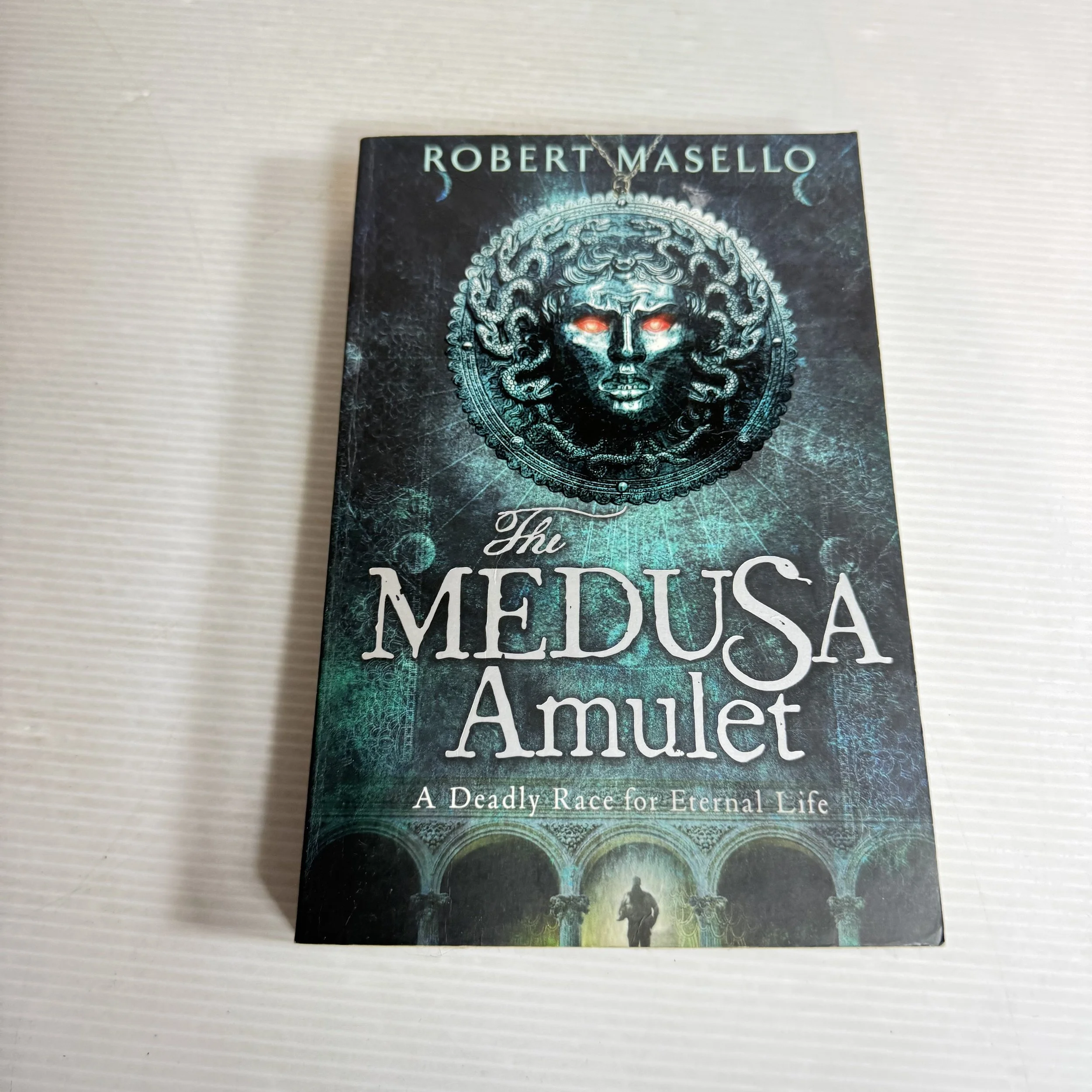 The Medusa Amulet - Robert Masello