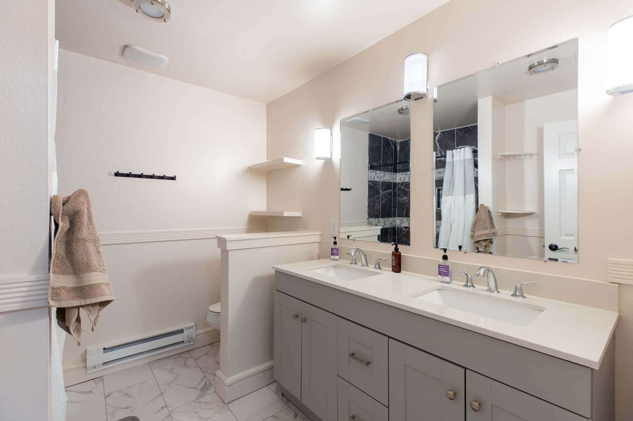 17-web-or-mls-3240-s-180th-st-49.jpg