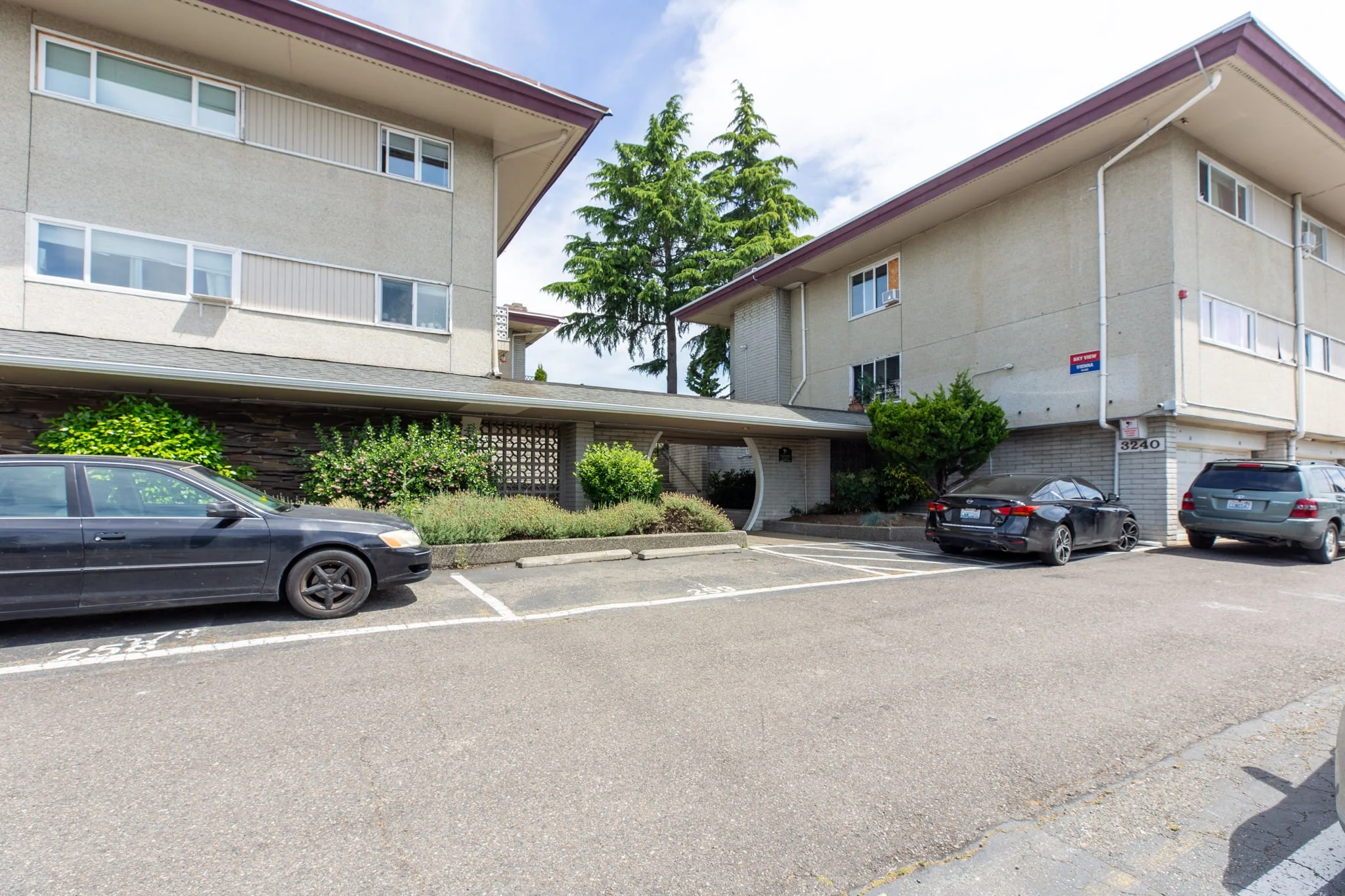 22-web-or-mls-3240-s-180th-st-49.jpg