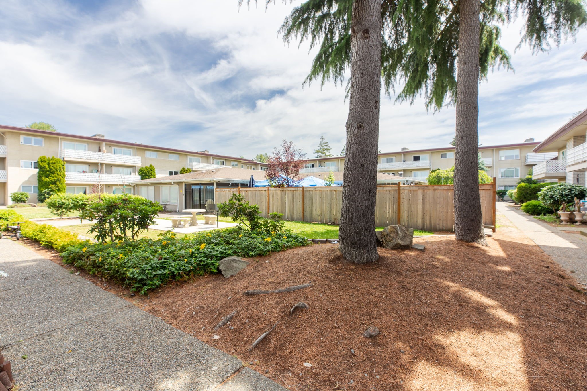 21-web-or-mls-3240-s-180th-st-49.jpg