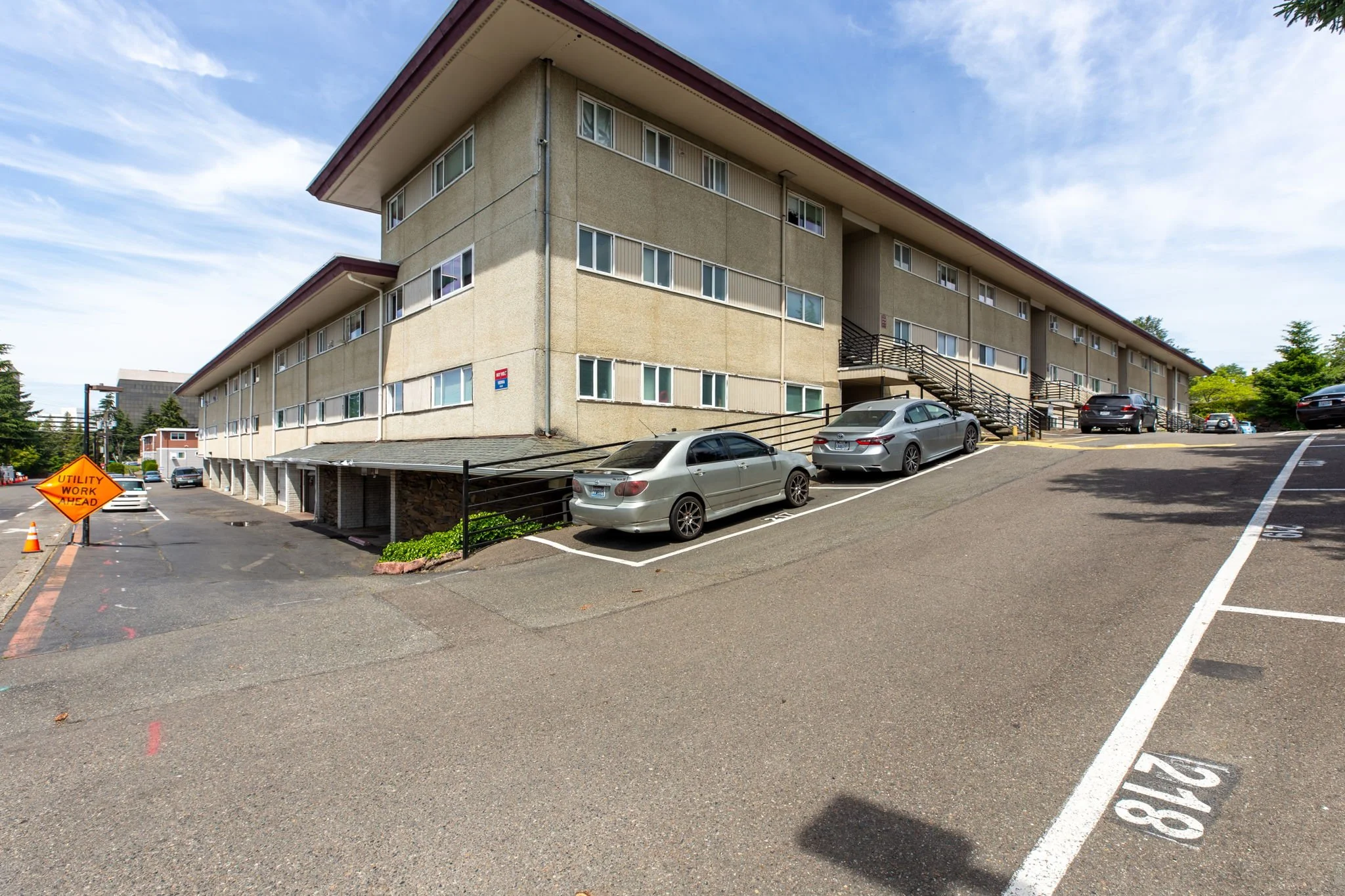 23-web-or-mls-3240-s-180th-st-49.jpg