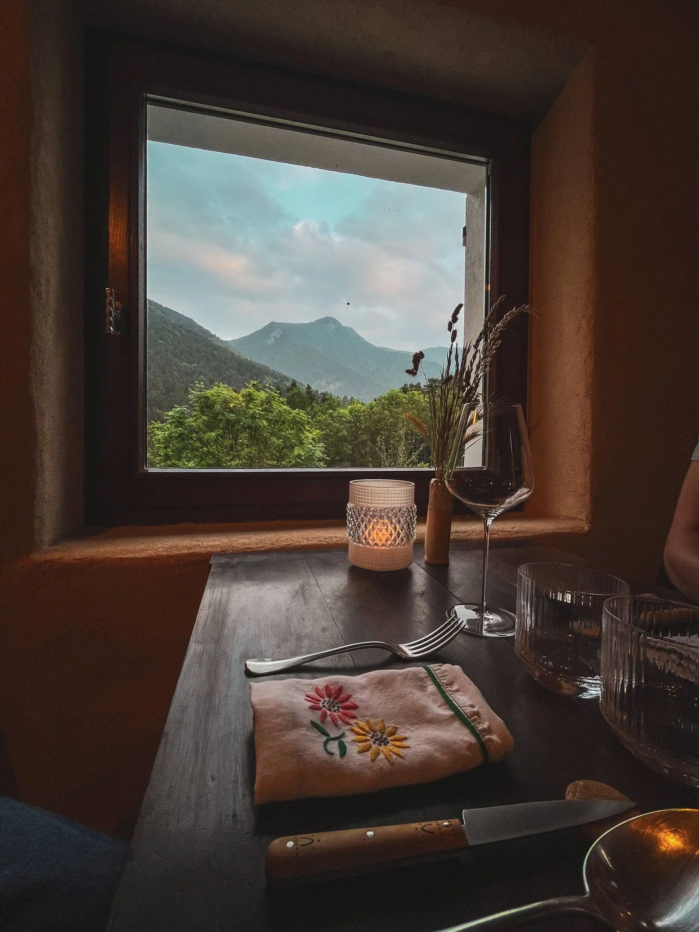 Table La Maison de la Pia 2©Cécile-Asquier.jpg