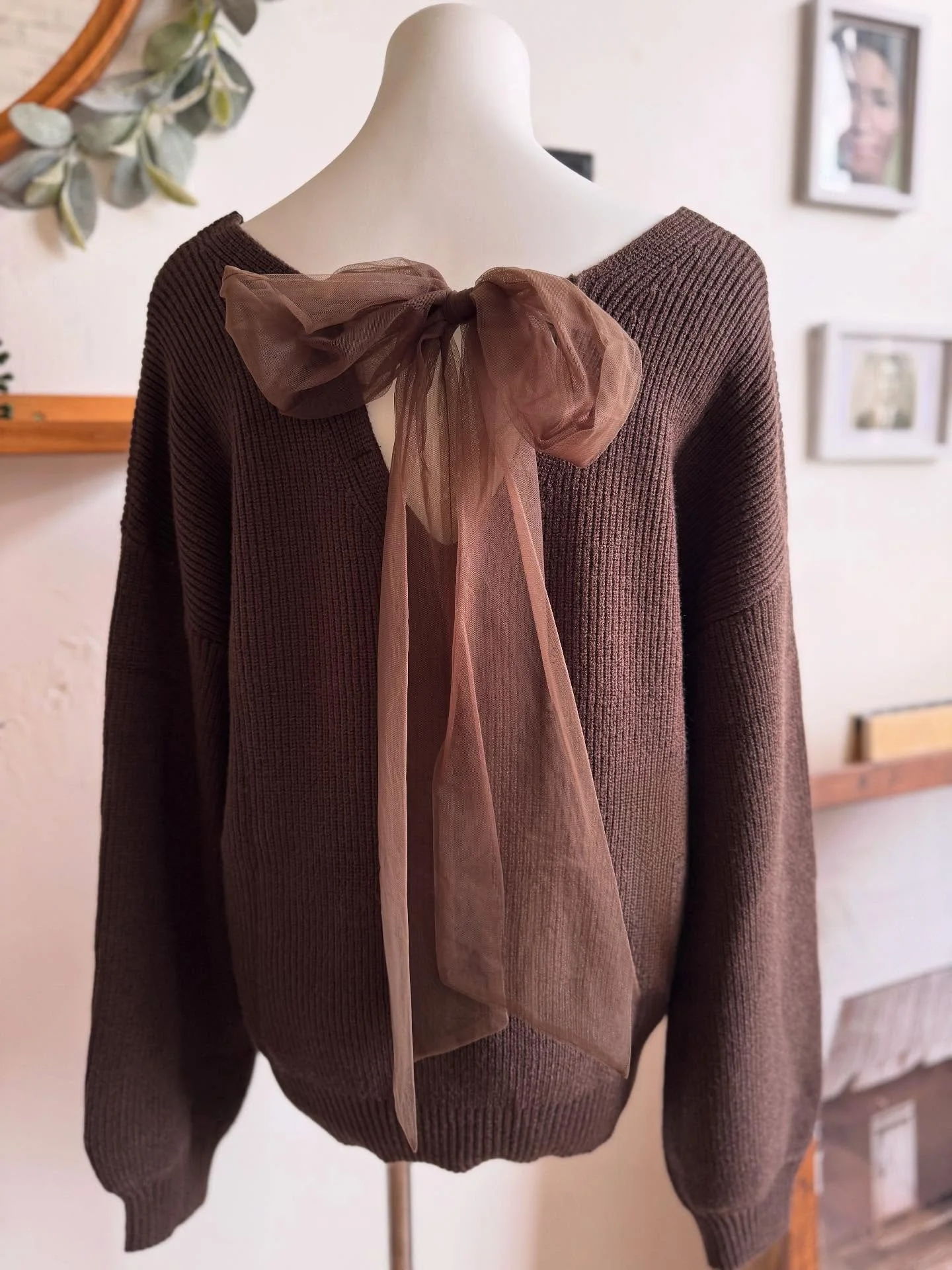 Whispered Ties Sweater...but it screams cute!

#preserveand o #fall #sweater #sweaterweather #southcarolinaboutique