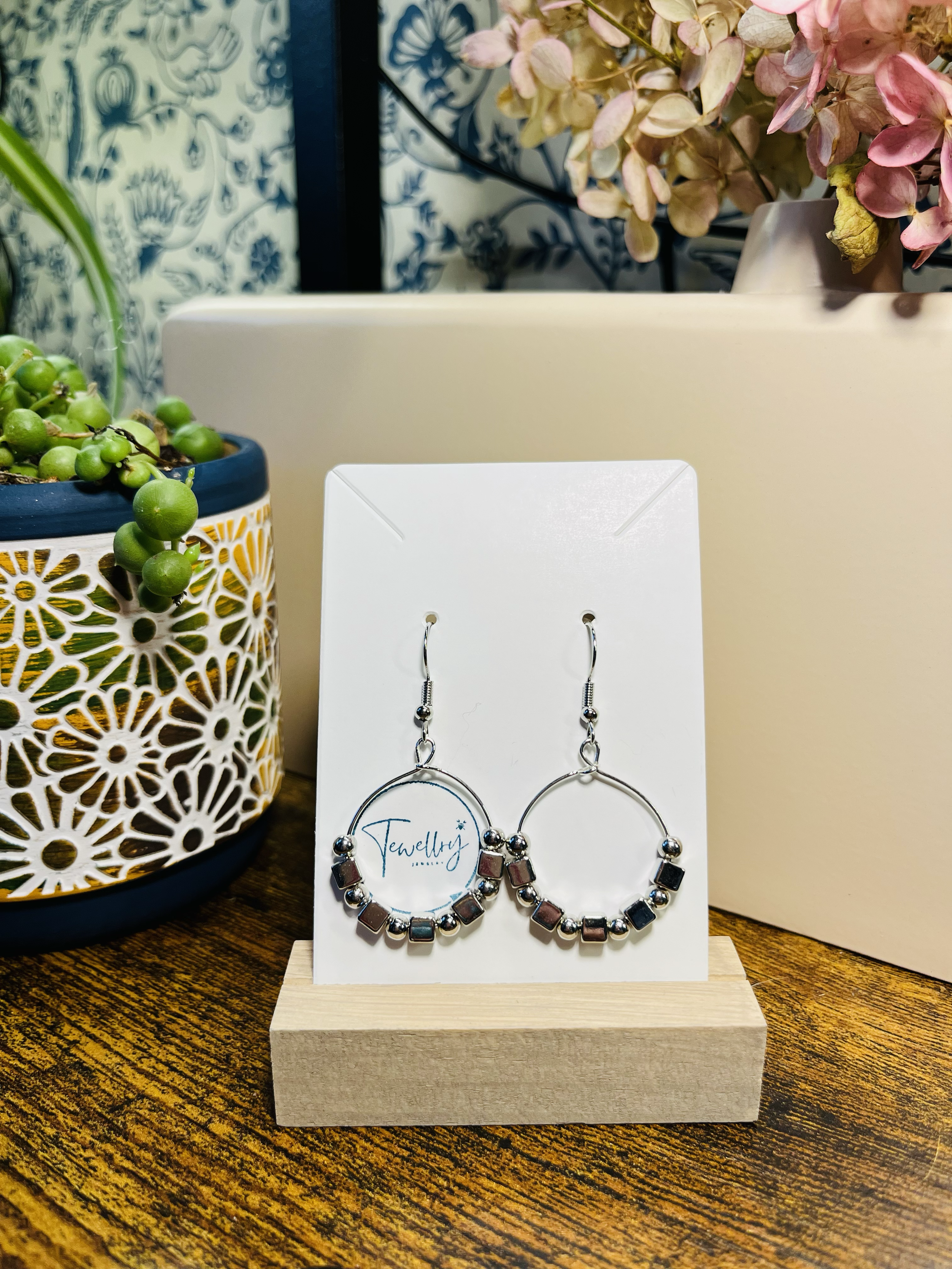 Geometric Hoop