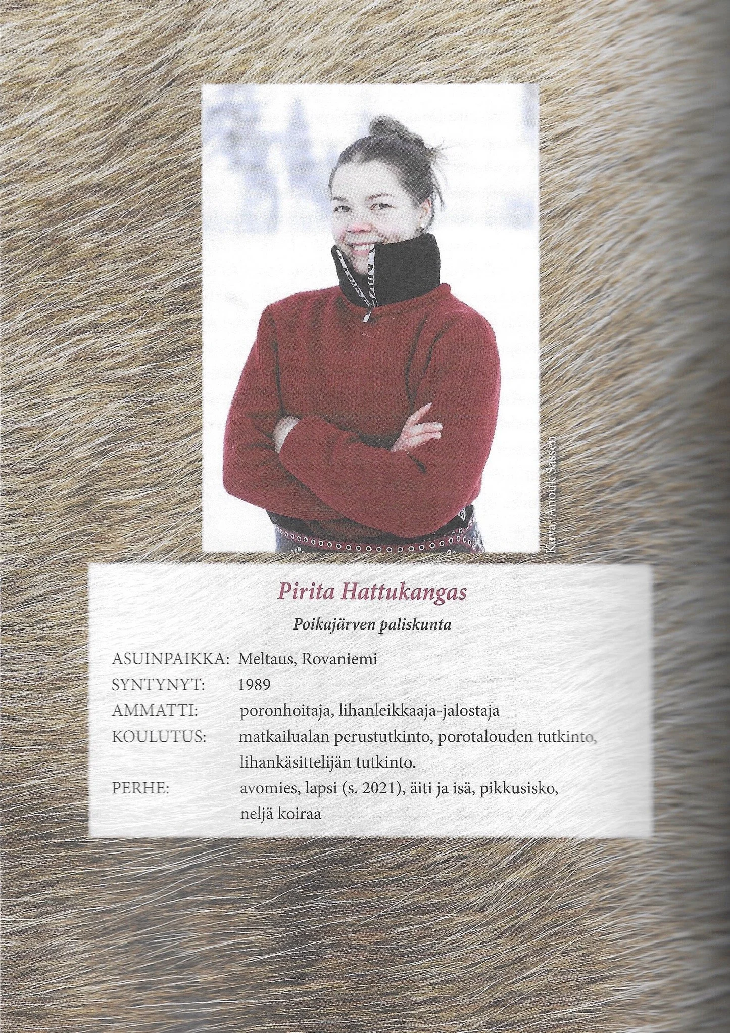 Book Naiset, jotka valitsivat porot, Maria Paldanius 