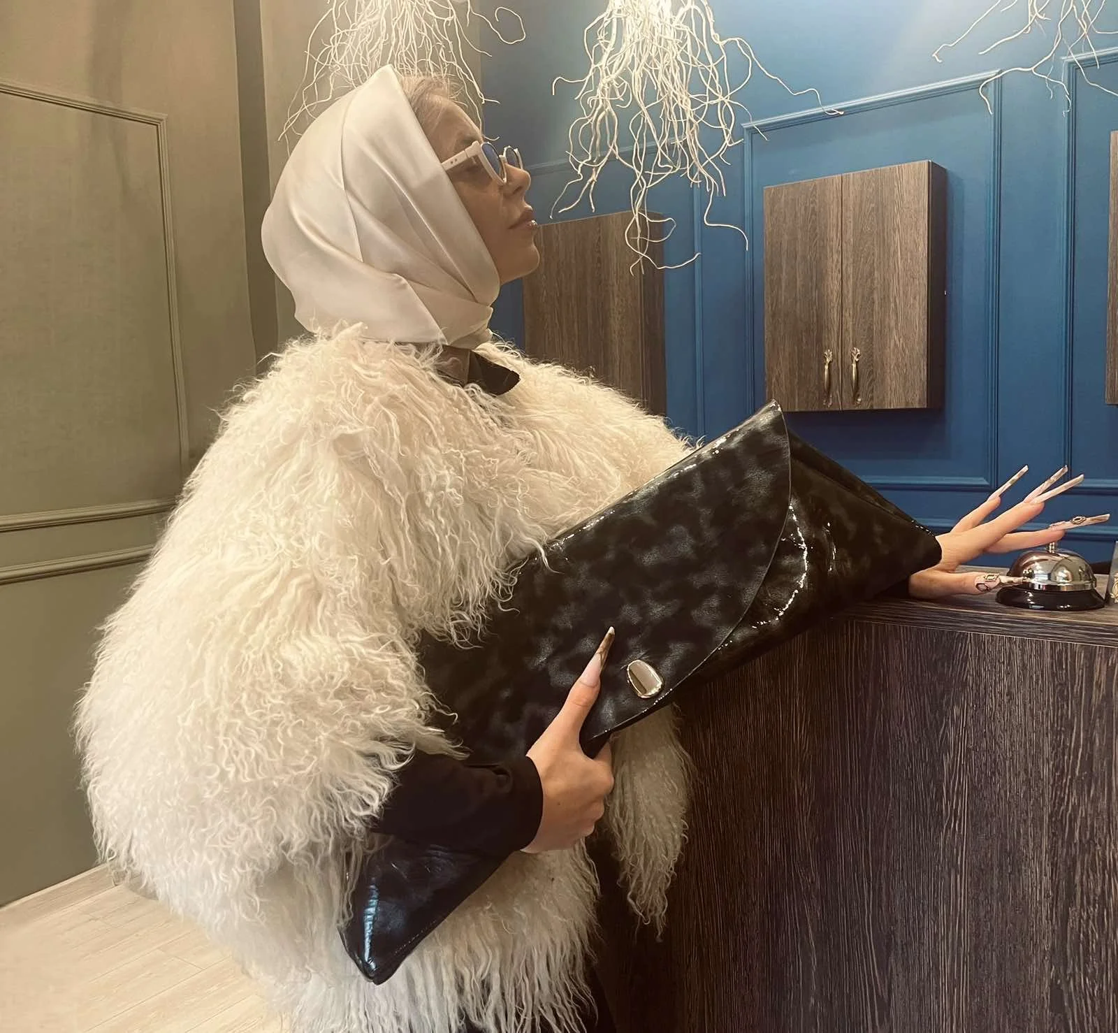 Designer luxury handbag "Unbond'