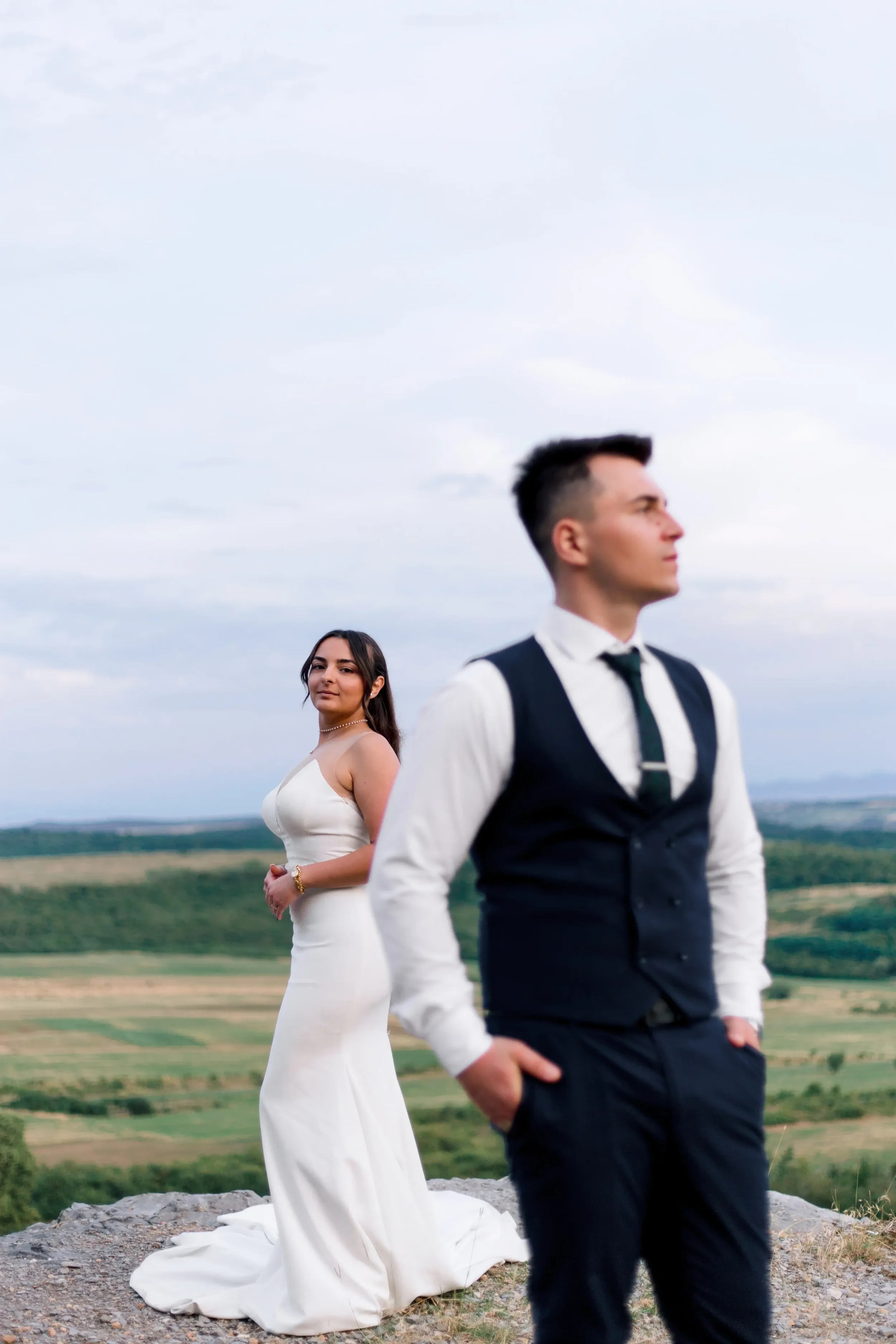 Egyedi kreatív fotózás a szabadban. Kéri Levente esküvői fotós