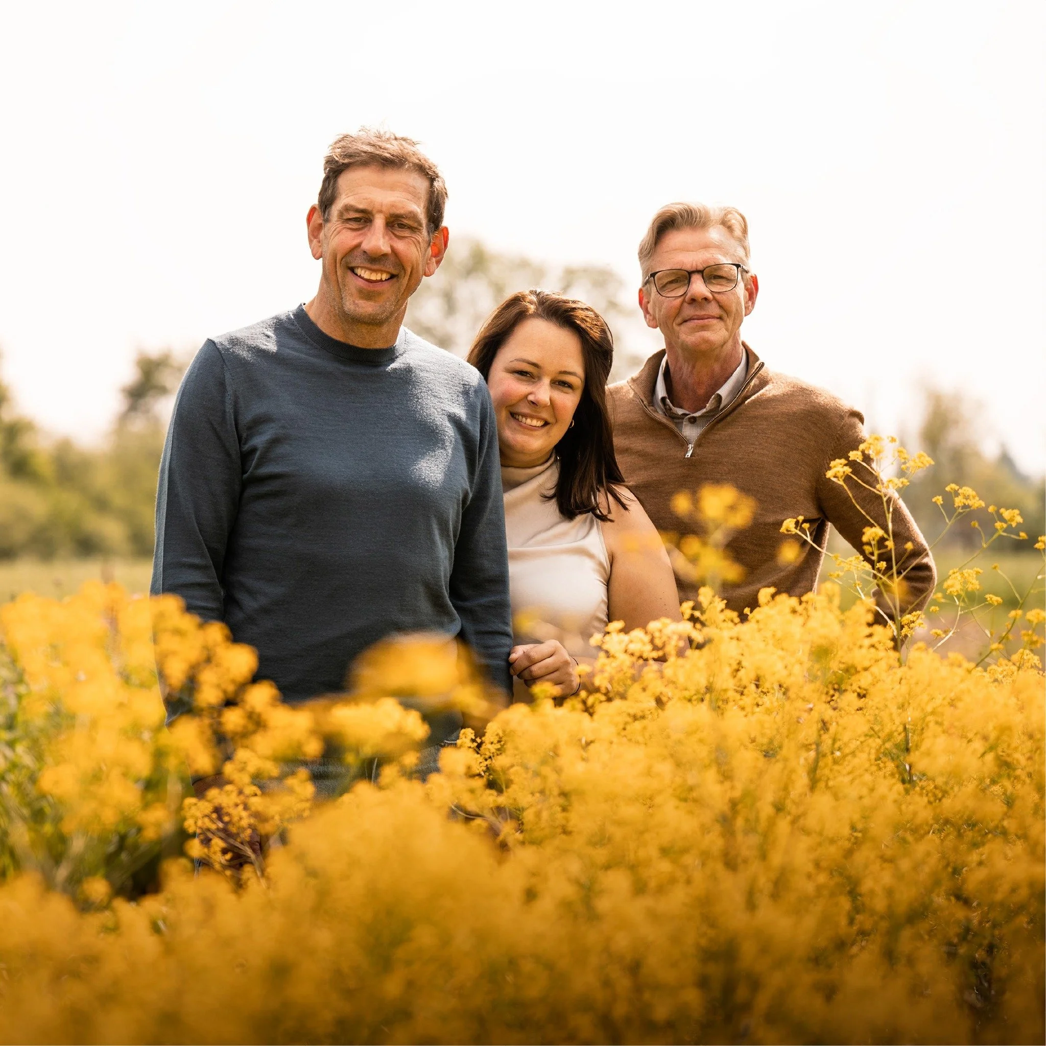Een sterk bedrijf begint bij een sterk team. ✨
En dat voel je meteen bij @memokoncept.

Tijdens deze spontane teamshoot draaide alles rond plezier, connectie en echtheid. Precies wat je wil uitstralen naar je klanten. Zo cre&euml;erden we samen beeld
