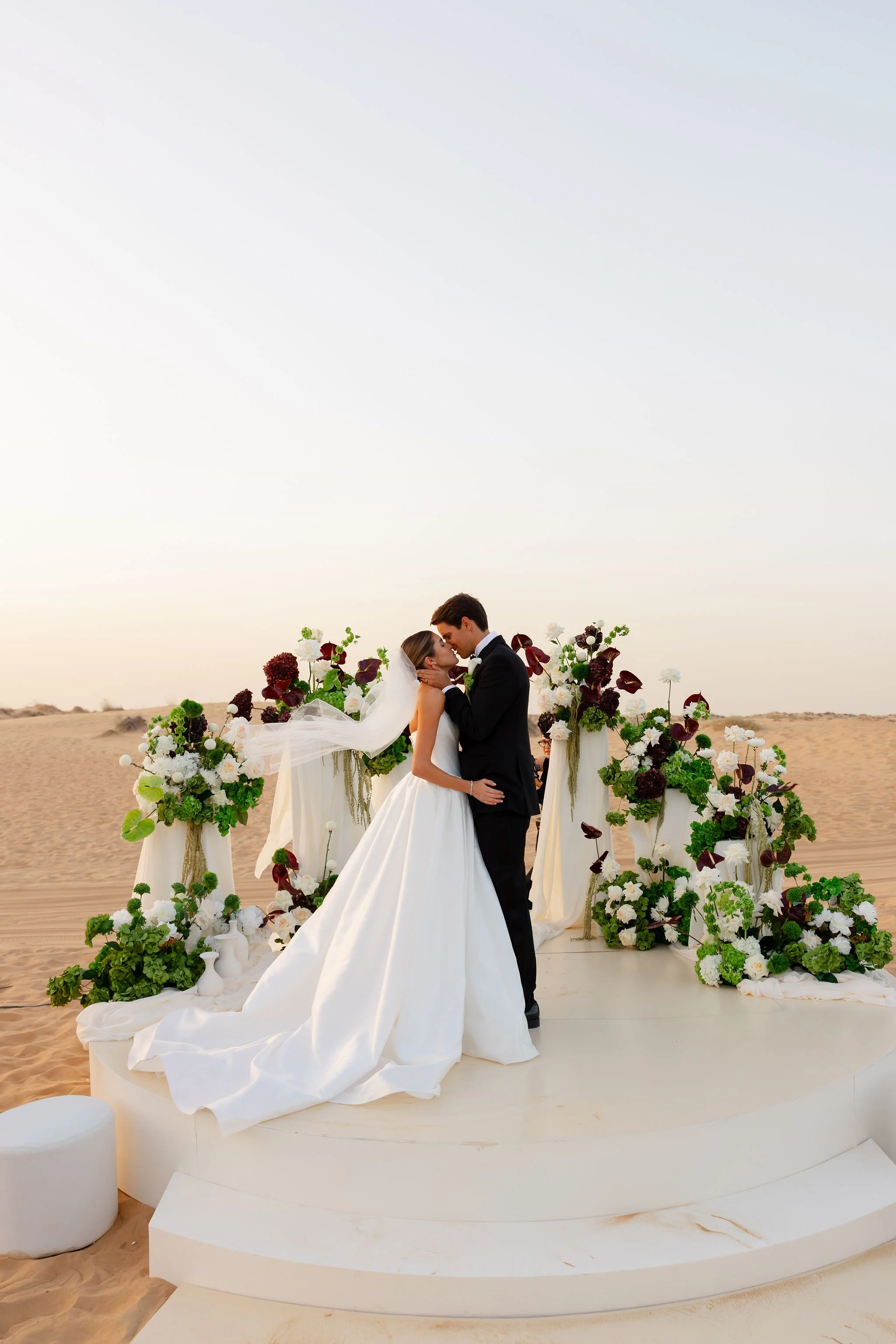 dubai-desert-resort-wedding-ceremony-