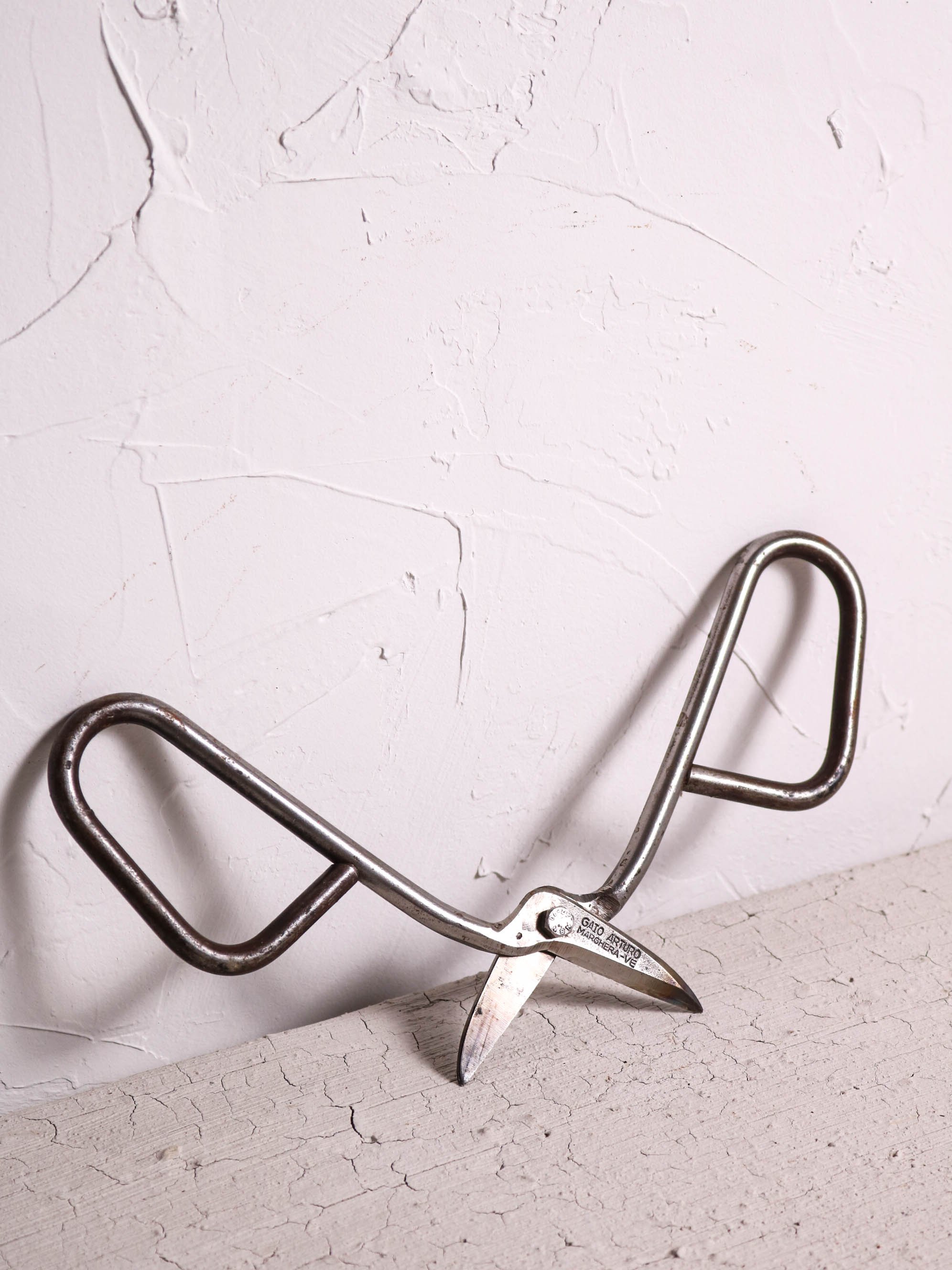 Fig. 7 Small Gaio Arturo trim shears.