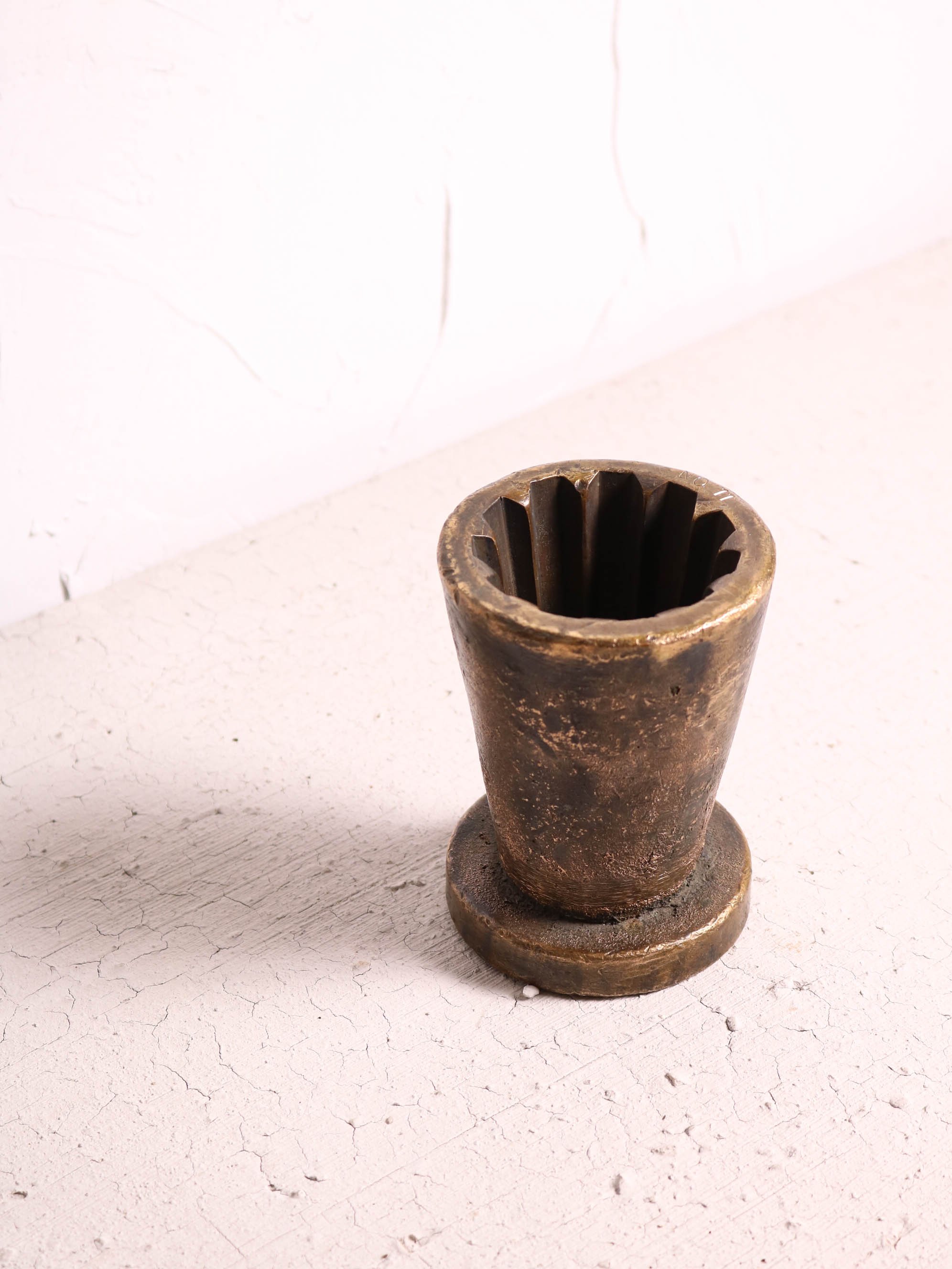 Fig. 3 American Factory Mold. Pre-1900
