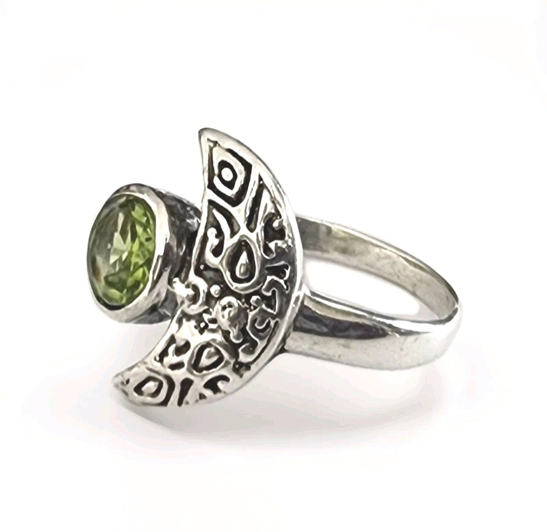 peridot+ring+4.jpg