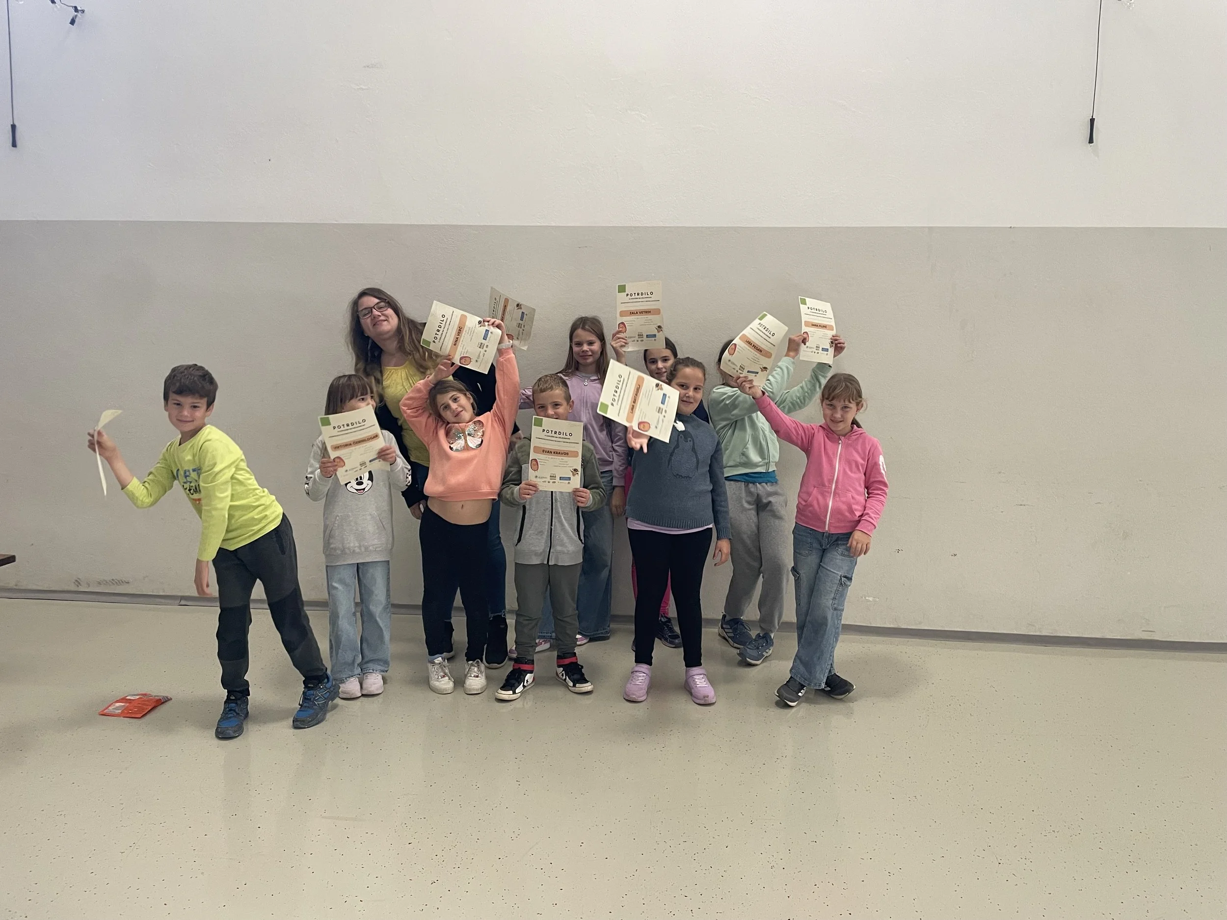 Delavnice DigiA v času krompirjevih počitnic navdušile otroke v KS Selo
