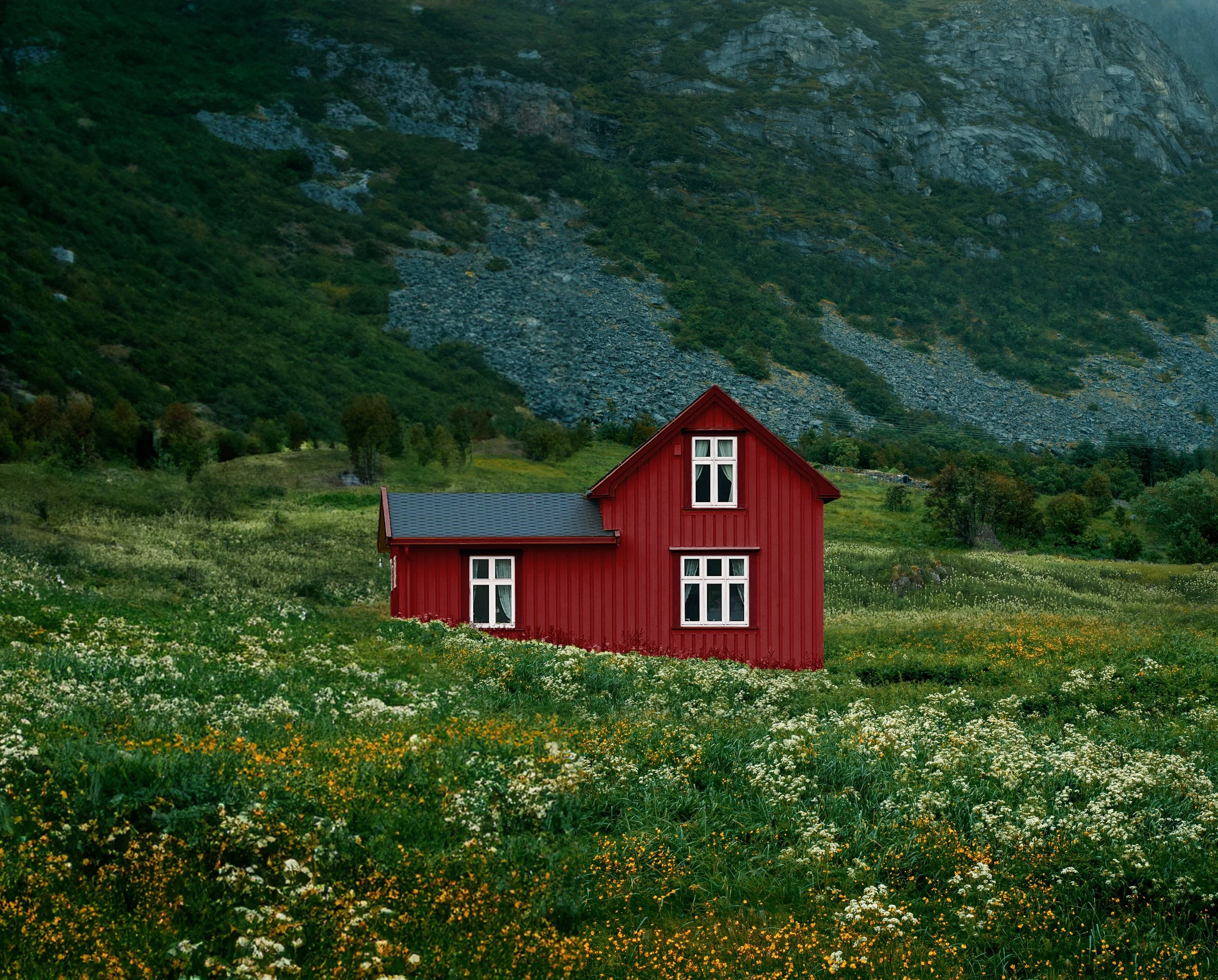 hero-house-center_0006_red.jpg