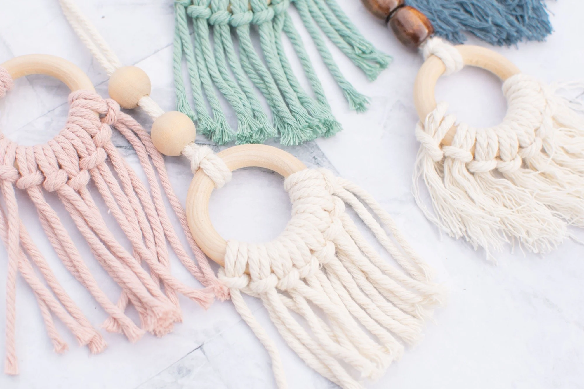 macrame-keychains-and-diffusers-03.jpg